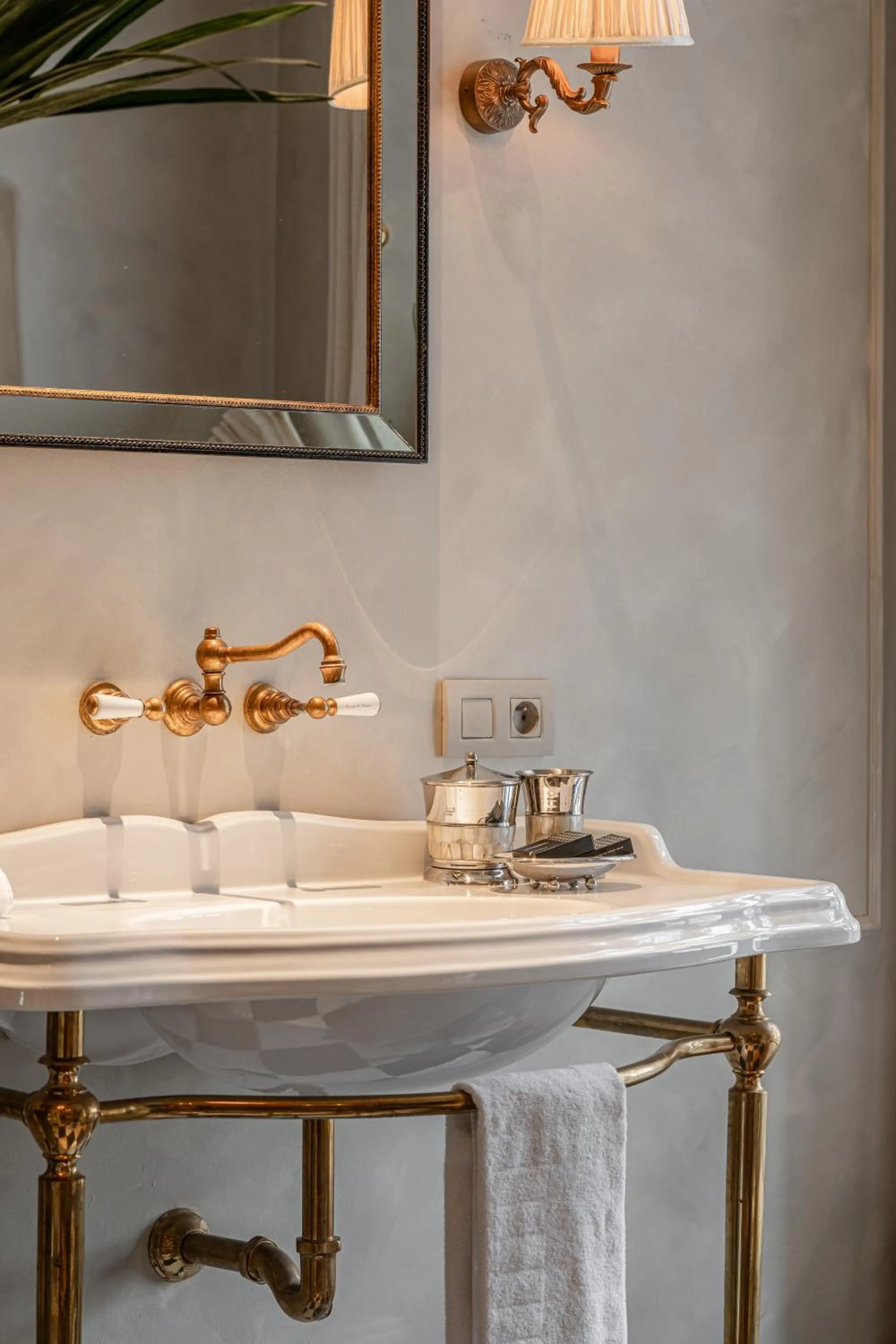 Bathroom in The Notary