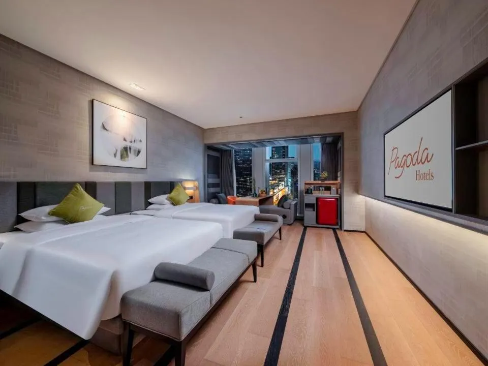 Bed in Pagoda Hotel Chengdu Taikoo Li