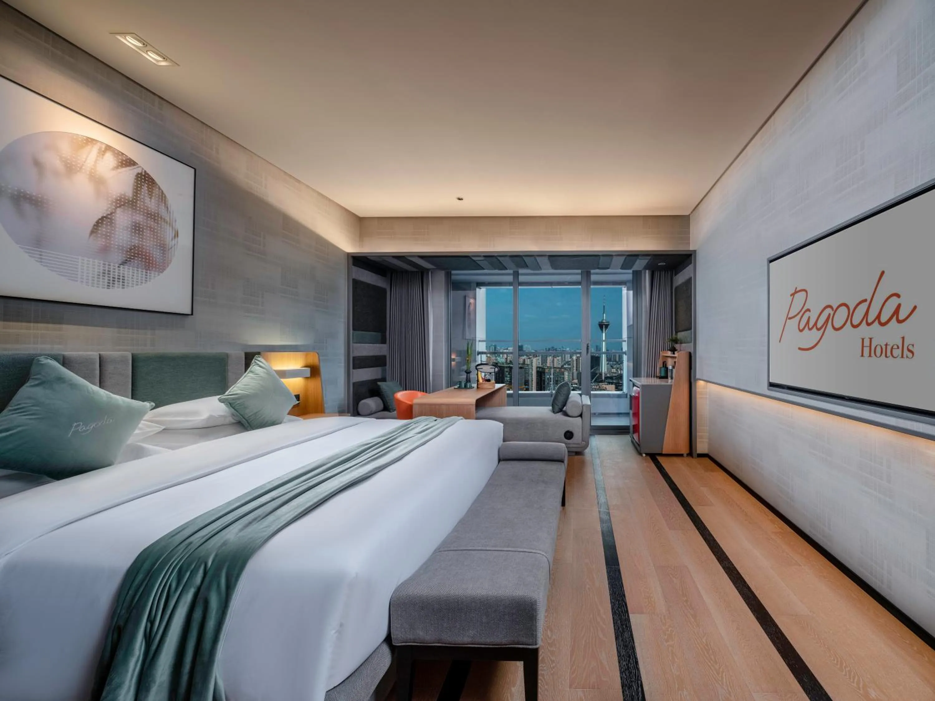 Photo of the whole room, Bed in Pagoda Hotel Chengdu Taikoo Li