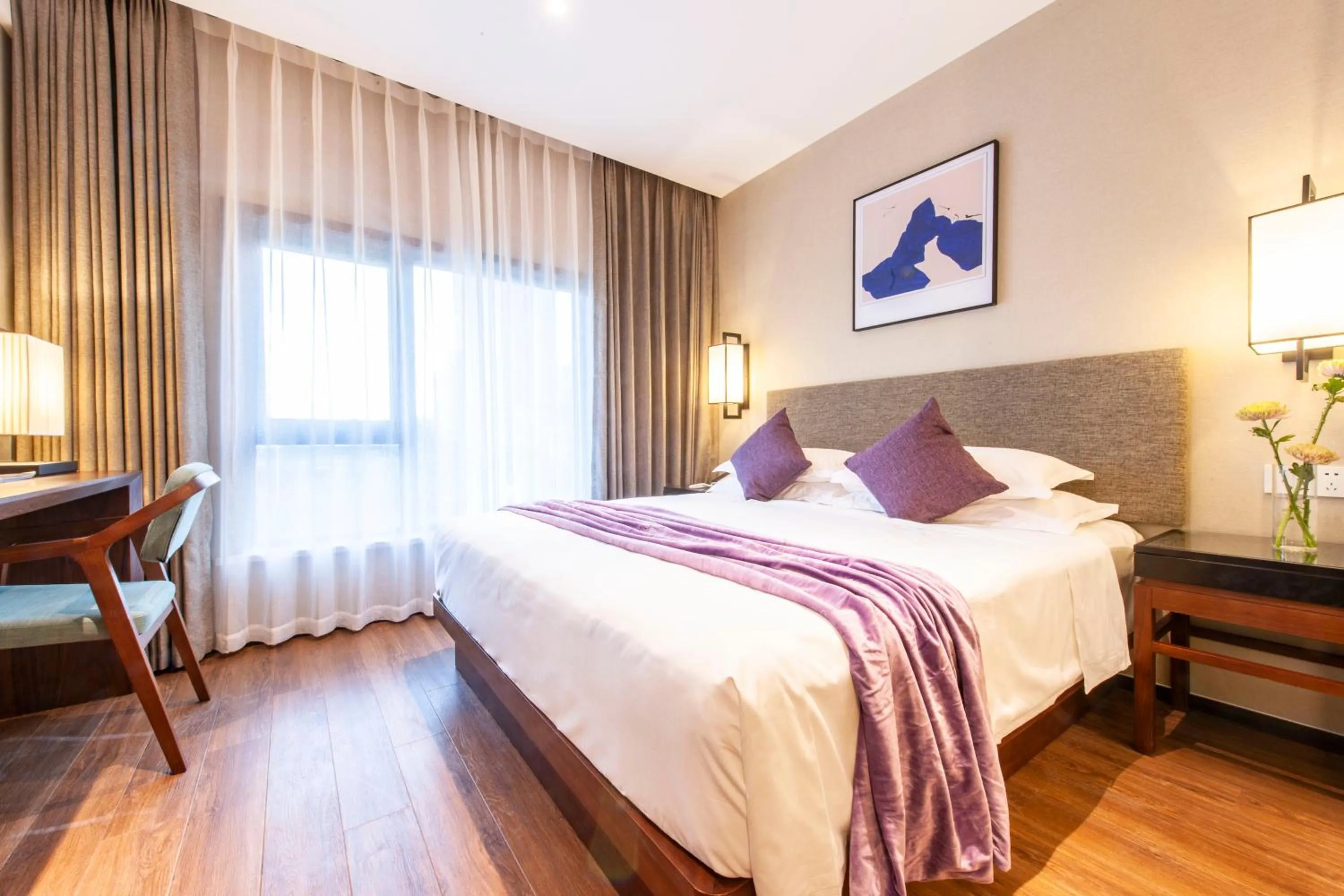 Photo of the whole room, Bed in SSAW Boutique Hotel Shanghai Huangpu River