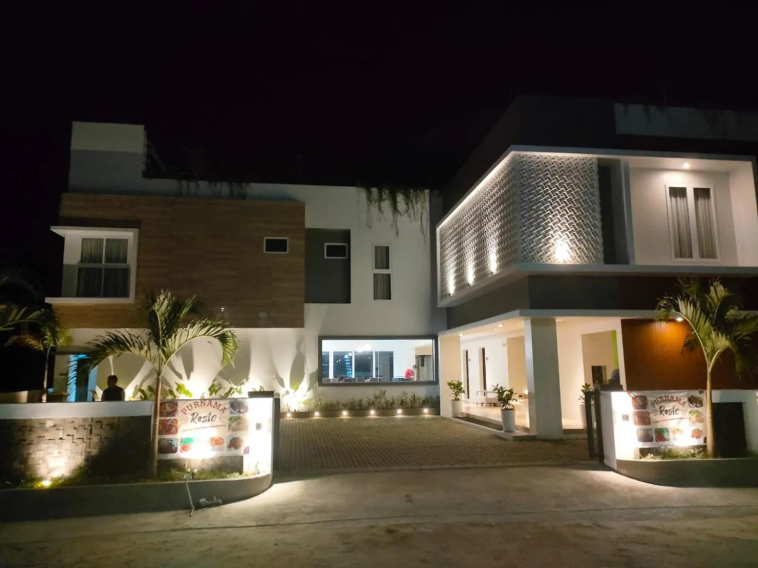 Property building in PURNAMA BALIGE HOTEL