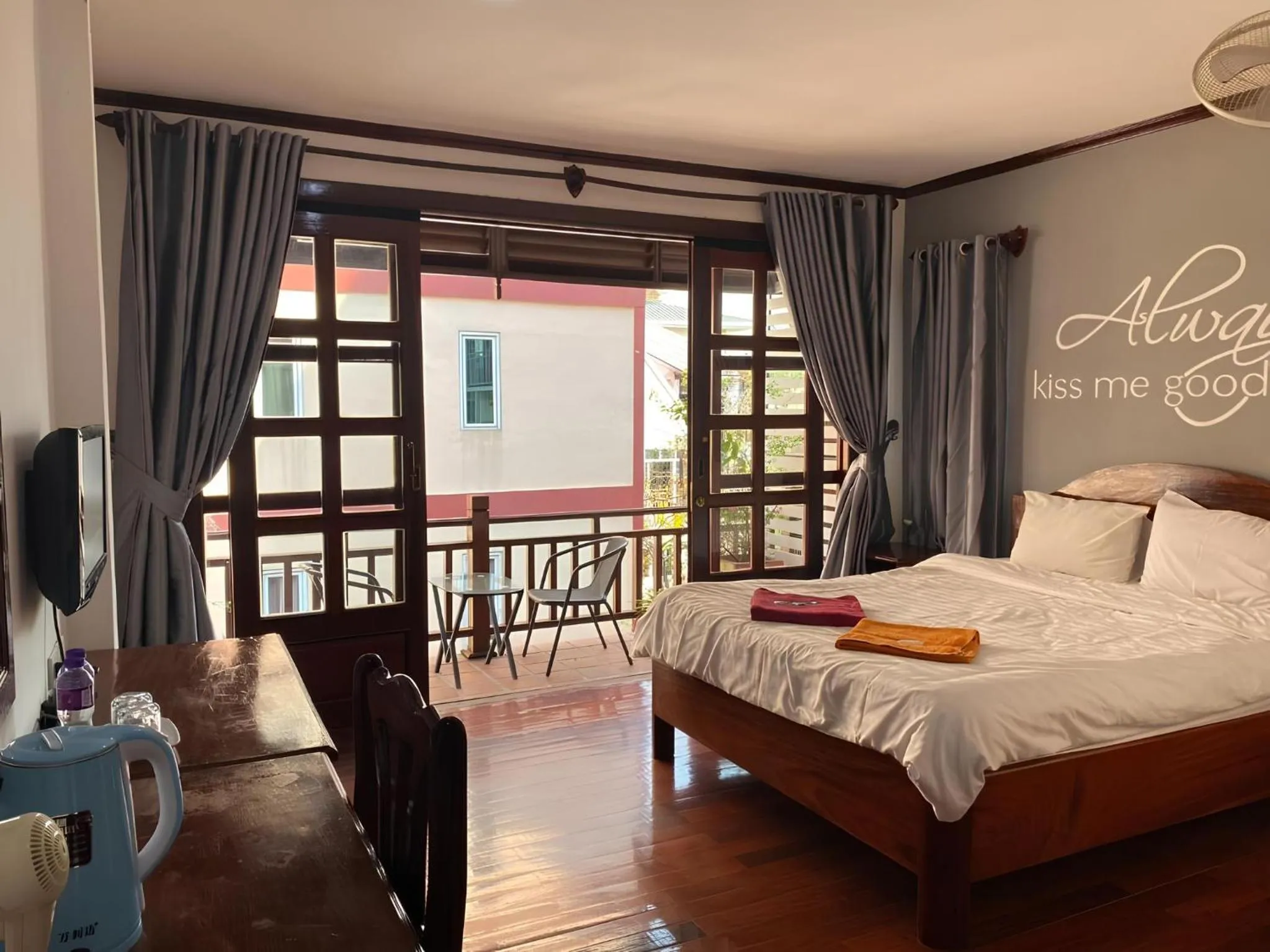 Bedroom, Bed in DaViKa Hotel