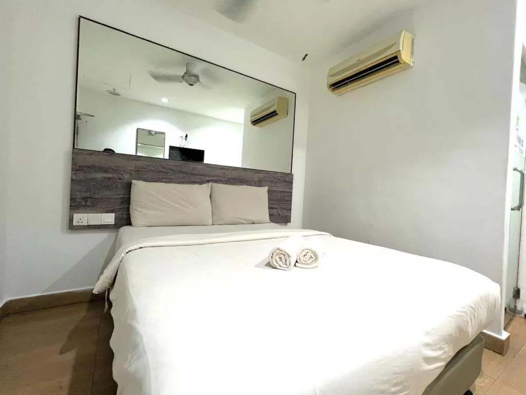 Bed in Tropical Hotel Kota Damansara