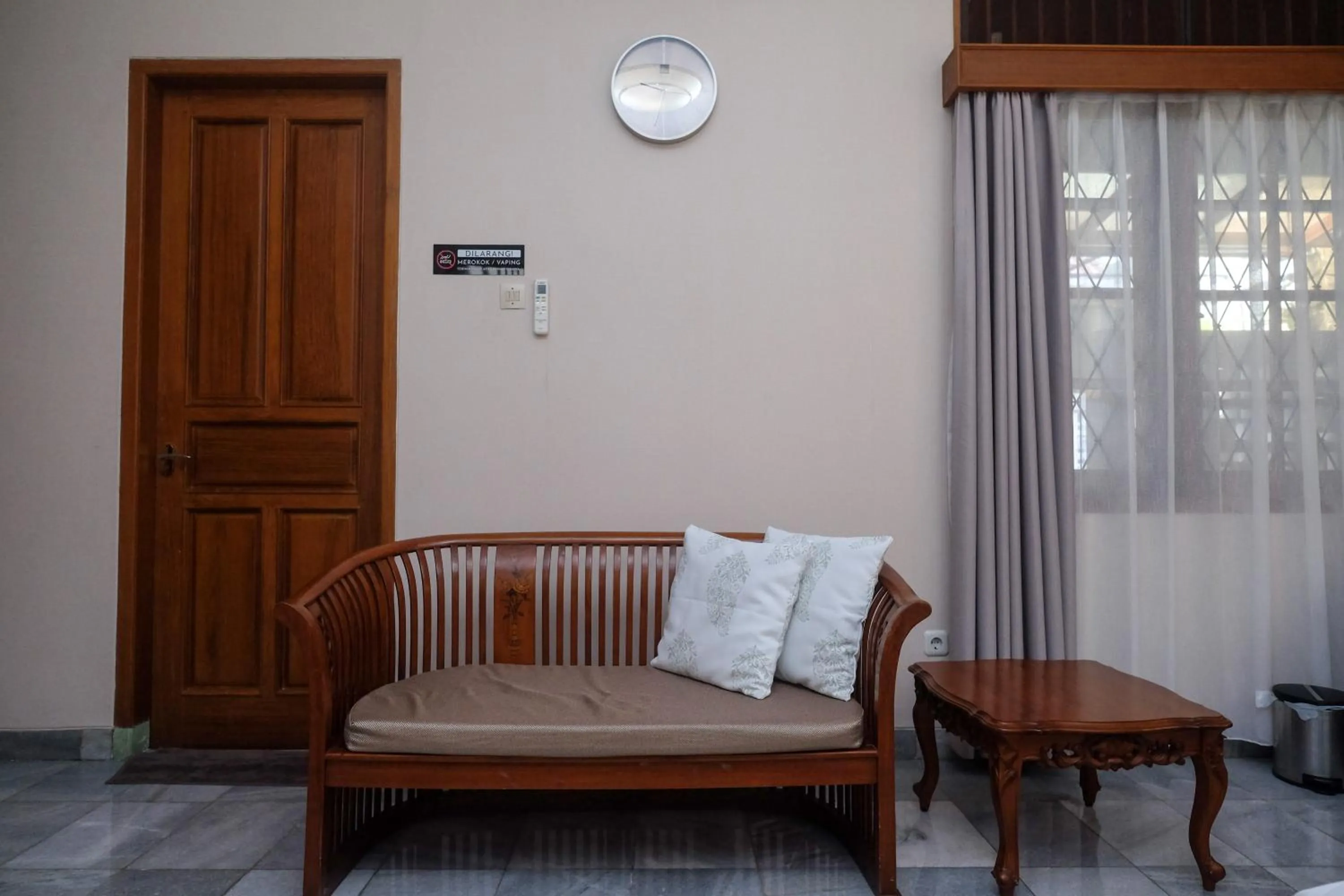 Seating area in SAREH VILLA by The Lavana