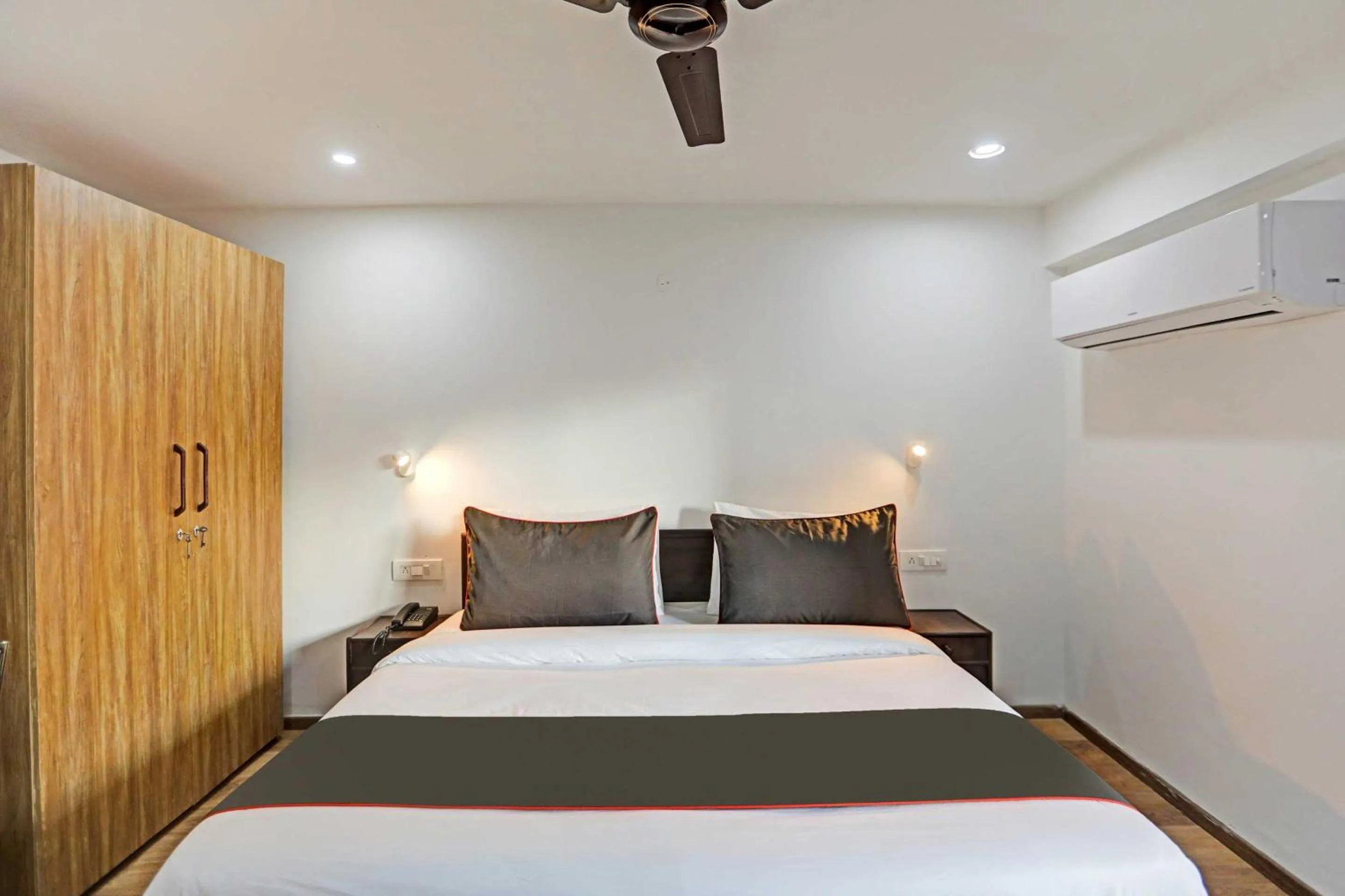 Bedroom, Bed in Townhouse CLOUD BAY