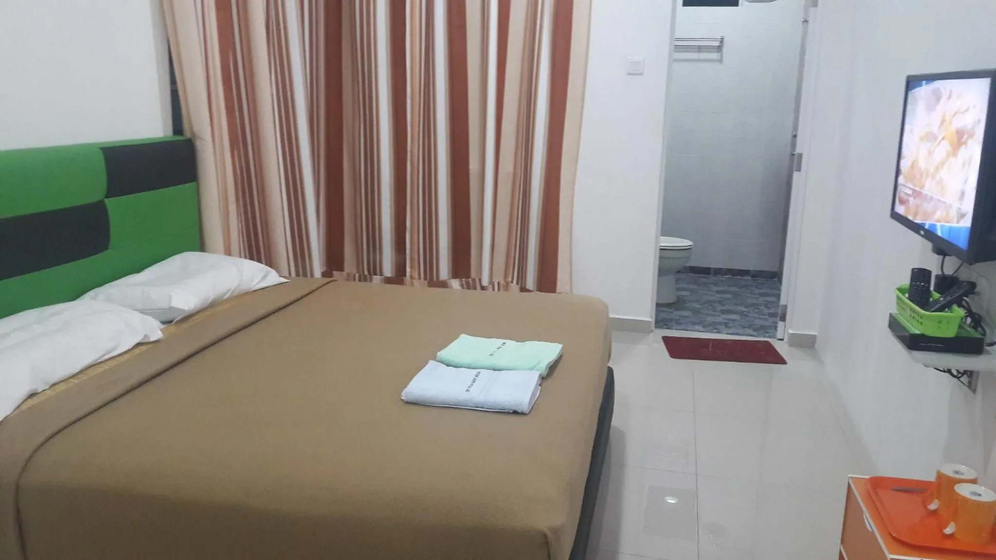 Bedroom, Bed in DLAYARAN VILLA GUEST HOUSE