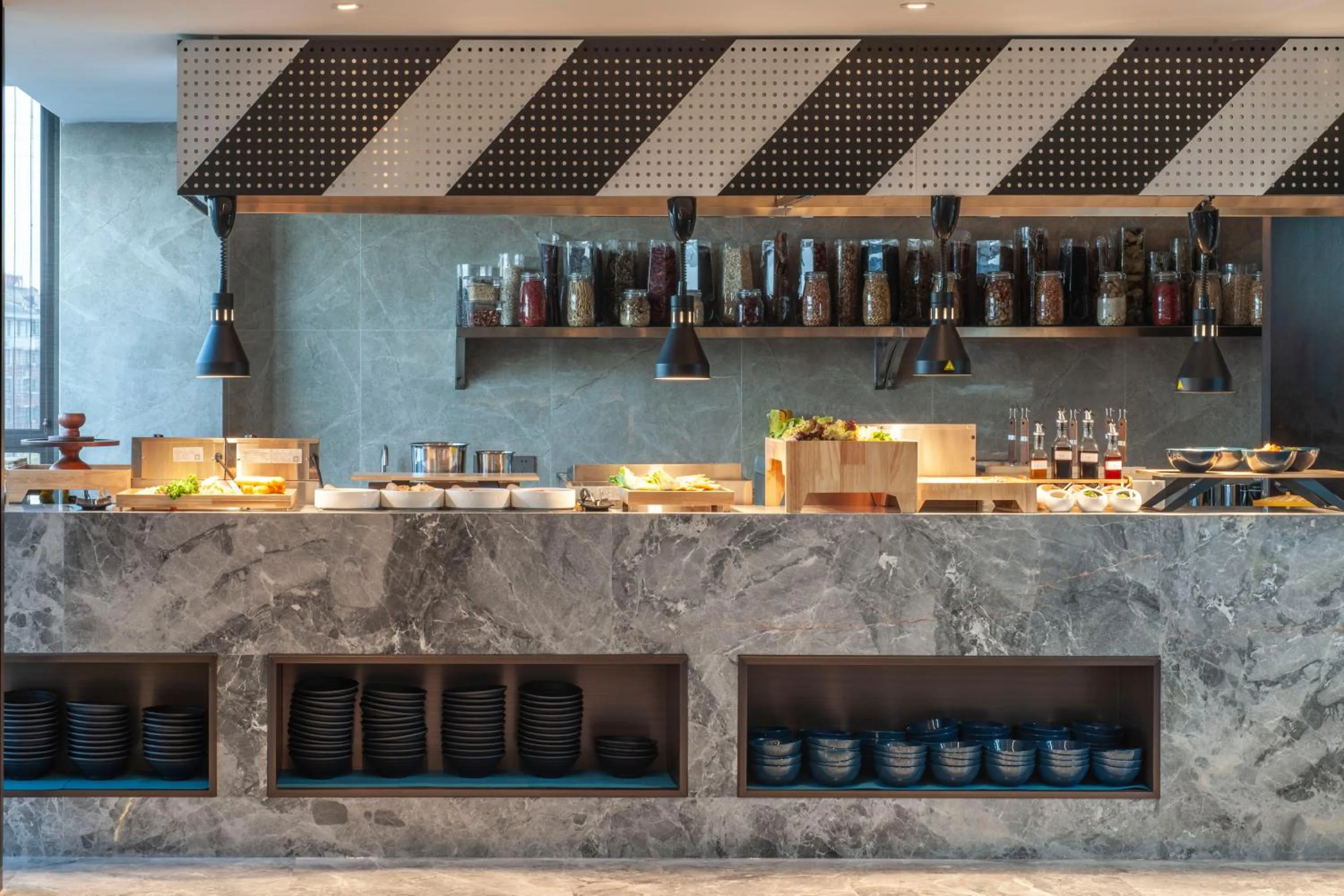 Buffet breakfast in SSAW Boutiquel Hotel Xizi