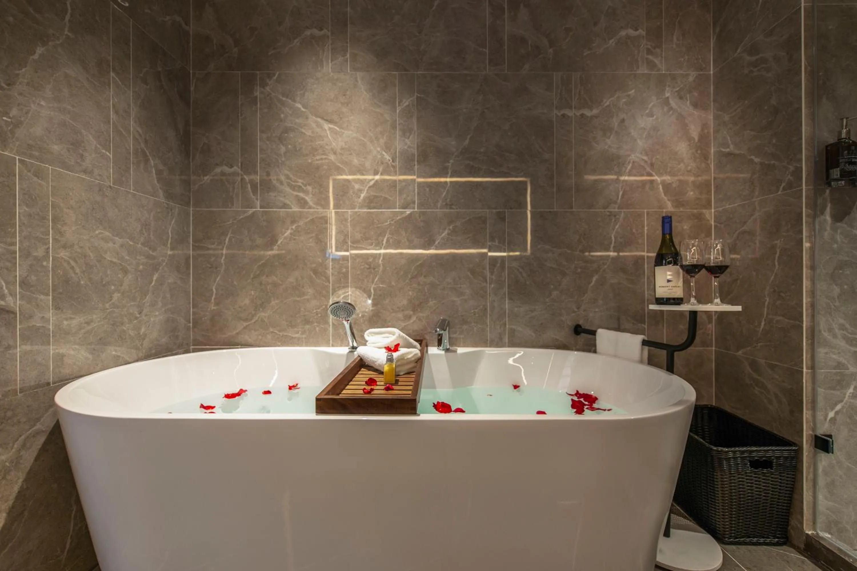 Bath in SSAW Boutiquel Hotel Xizi