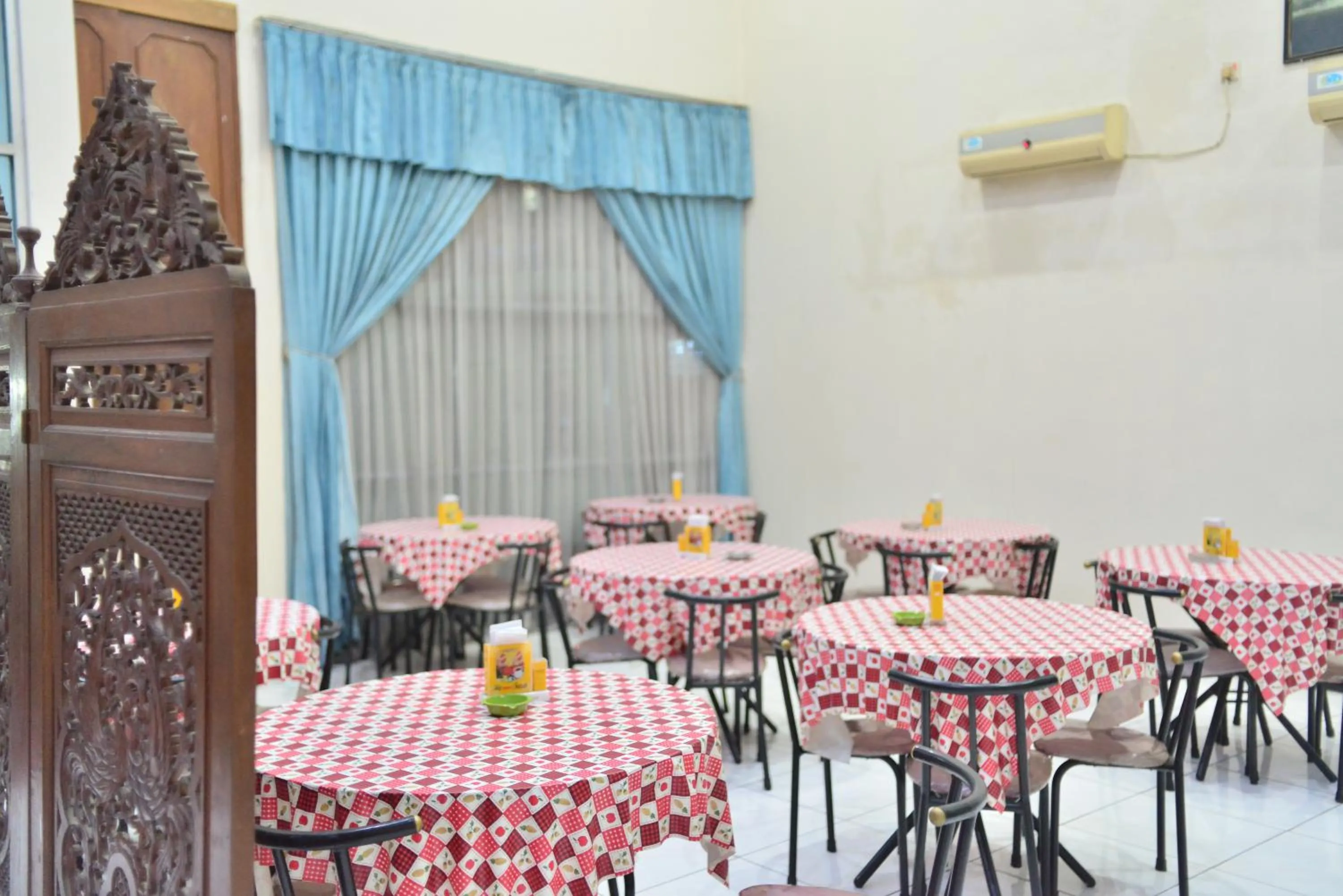 Restaurant/places to eat in Hotel Mahkota
