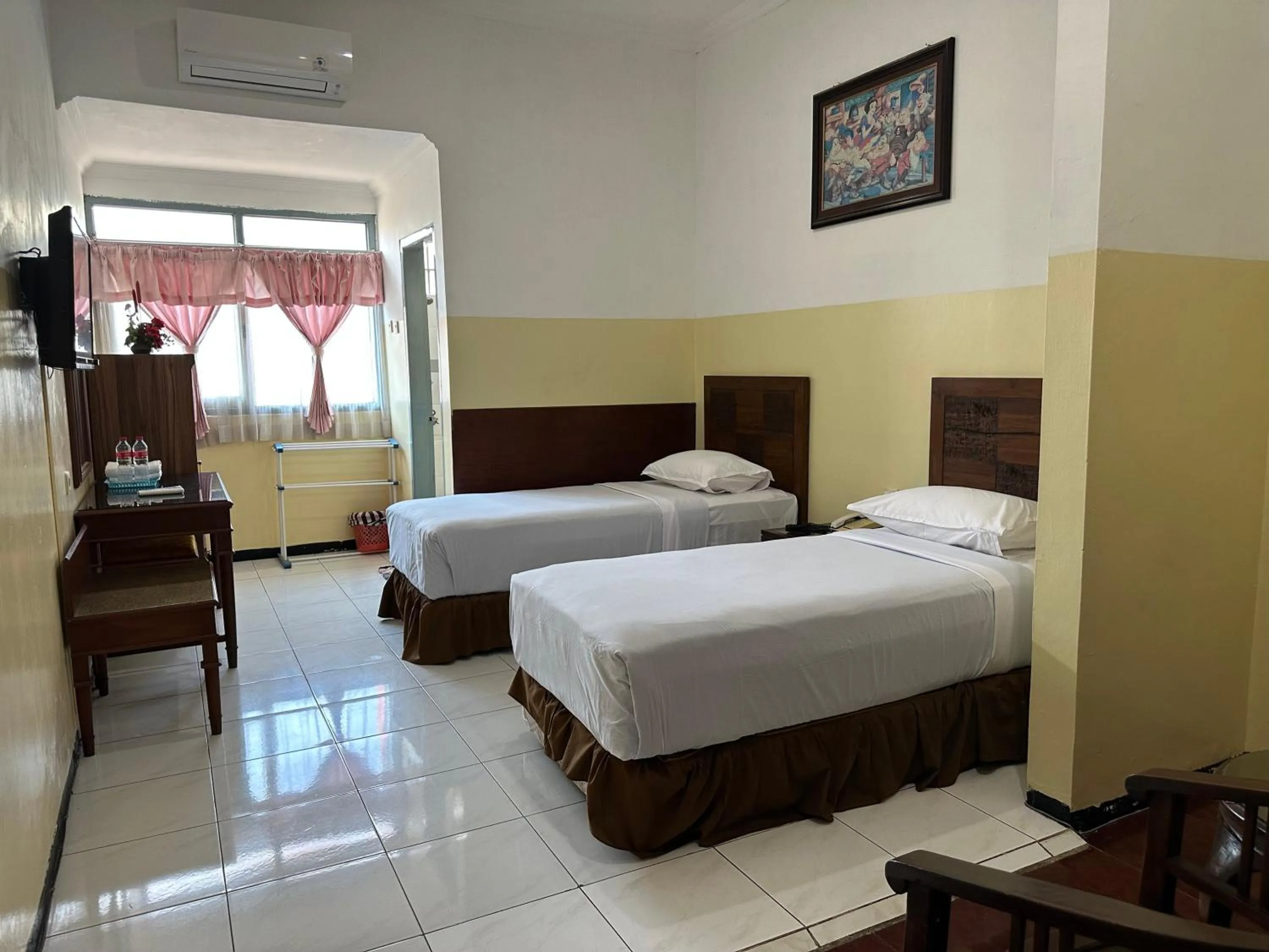 Bed in Hotel Mahkota