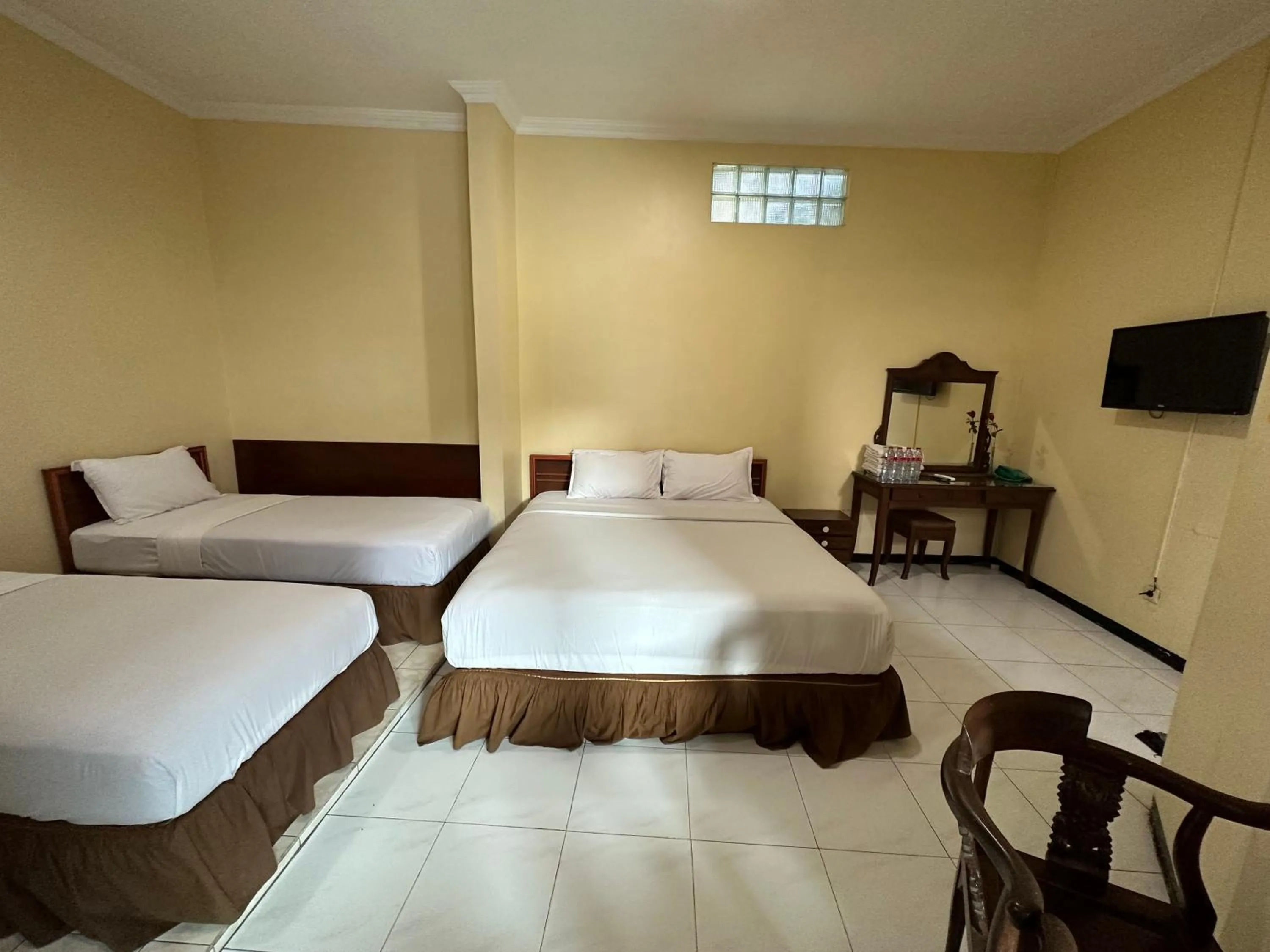 Bed in Hotel Mahkota