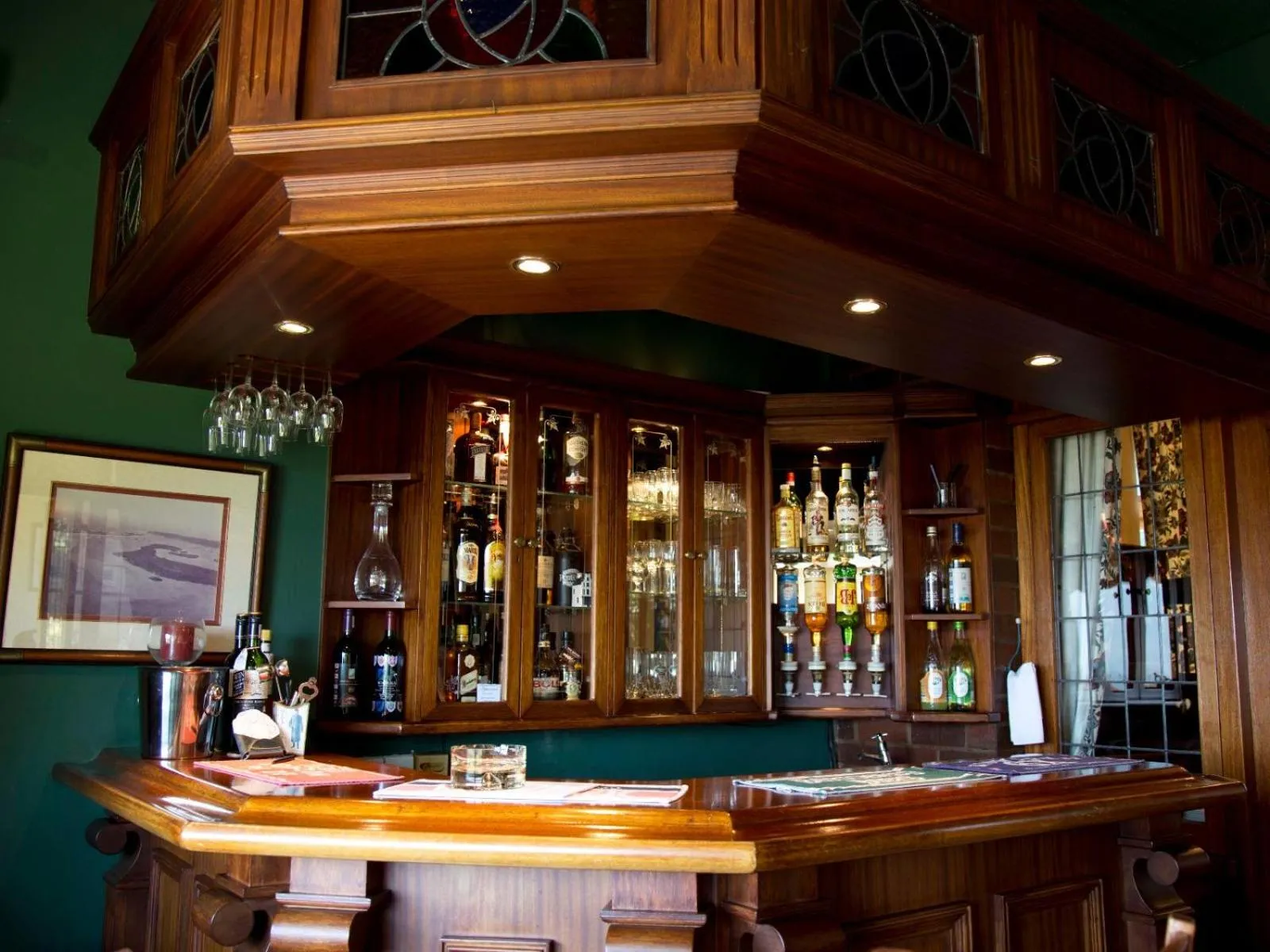 Lounge or bar in Ridgeview Lodge