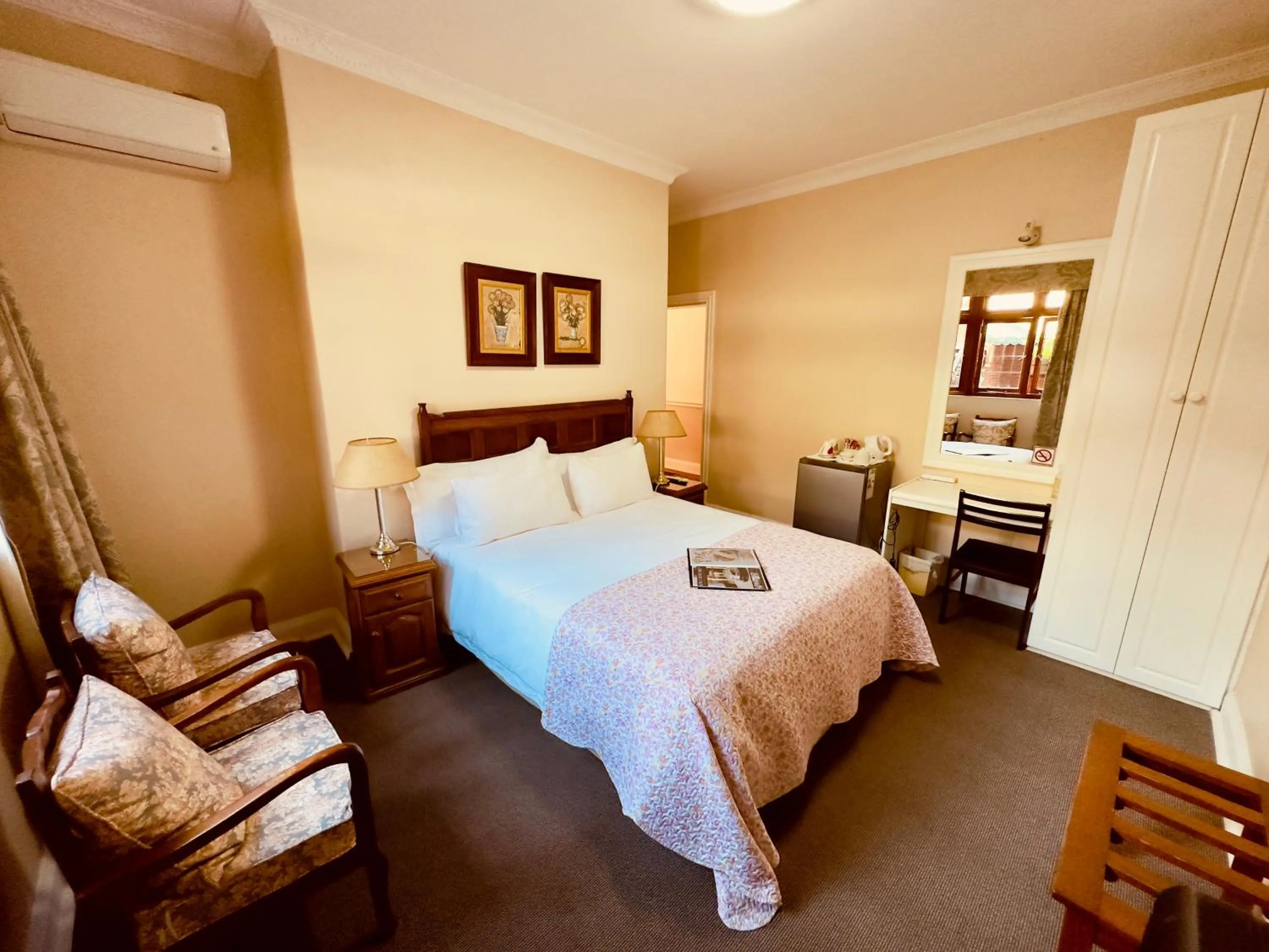 Bed in Ridgeview Lodge