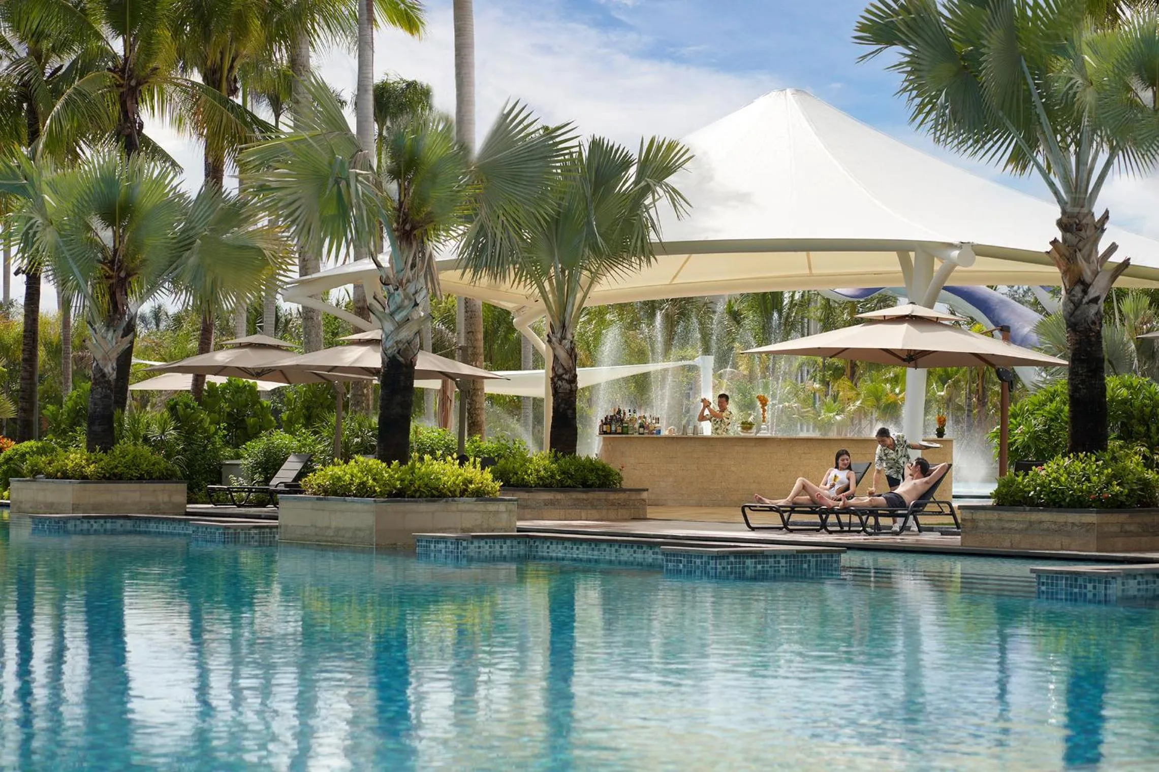 Swimming pool in Hyatt Regency Sanya Tianli Bay