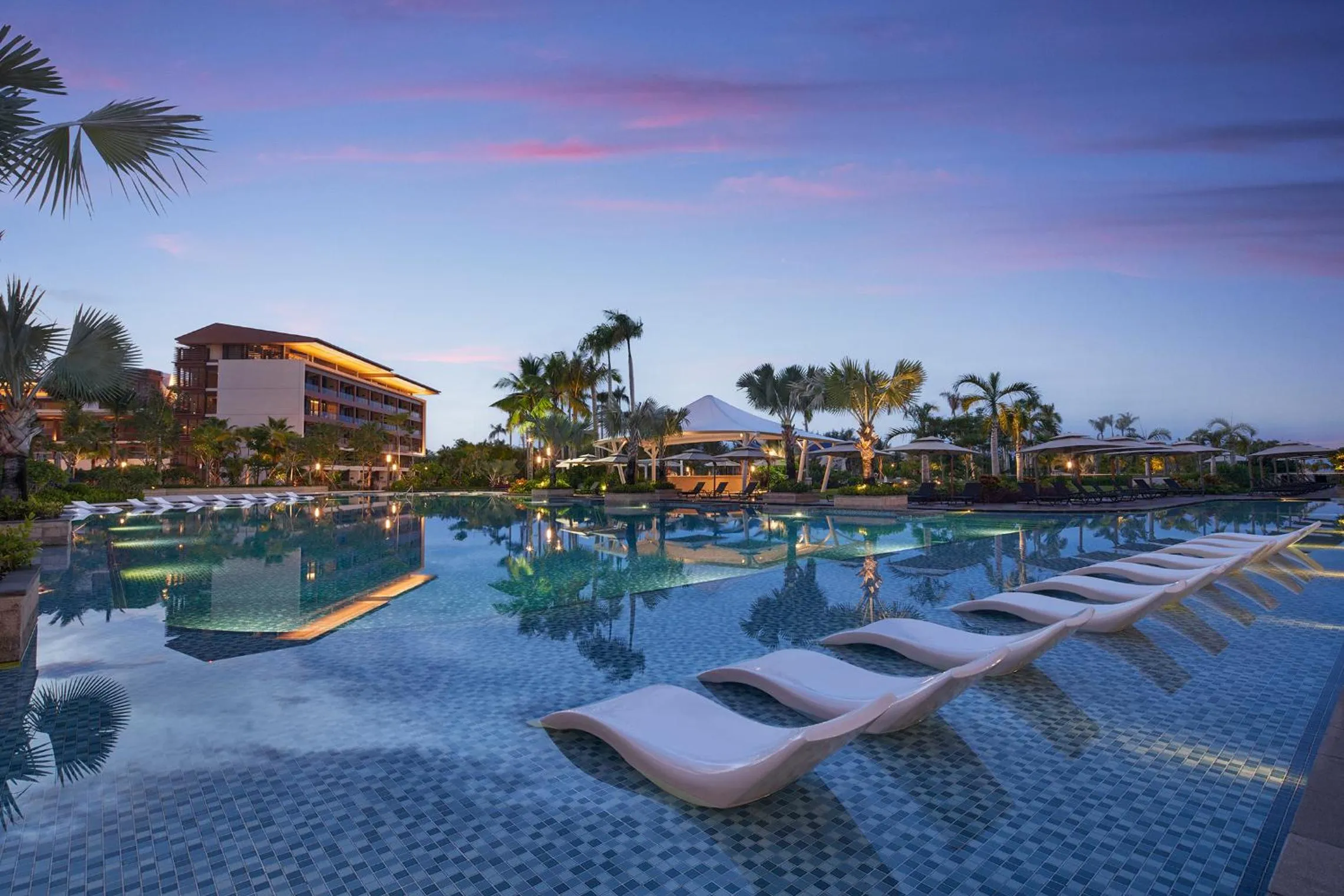 Swimming pool in Hyatt Regency Sanya Tianli Bay