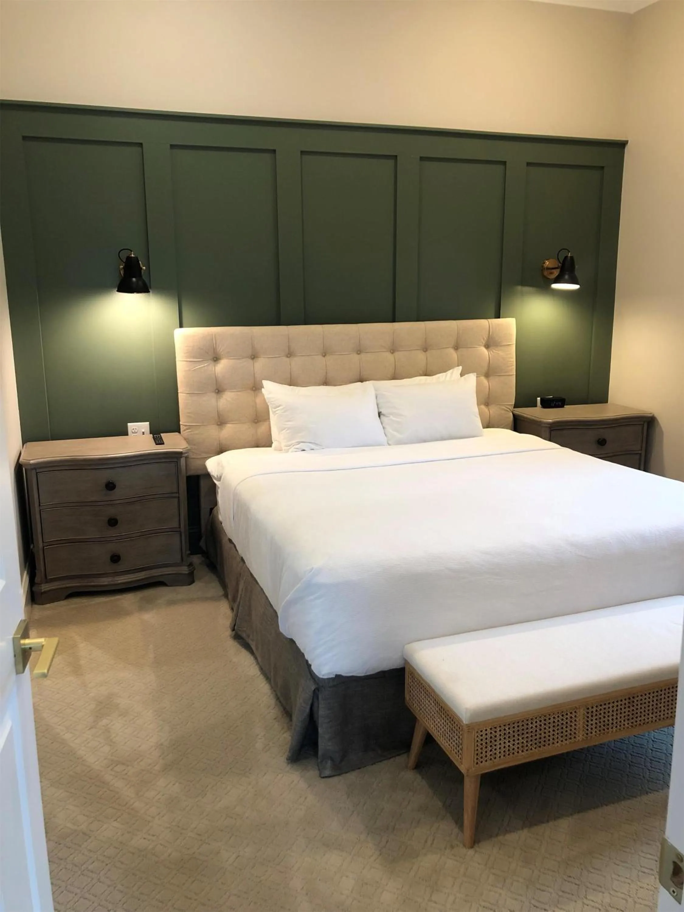 Photo of the whole room, Bed in Hyatt Place Newark-Main Street