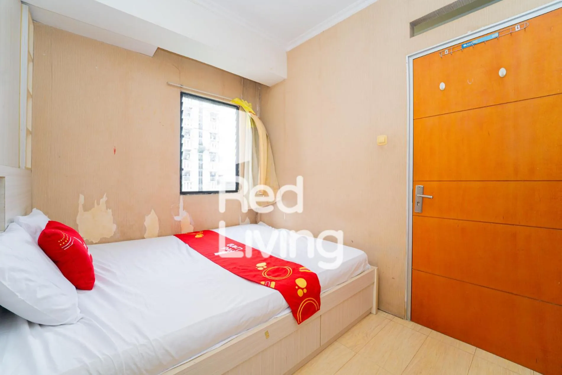 Bedroom, Bed in RedLiving Apartemen Cibubur Village - Lily's Room Tower C