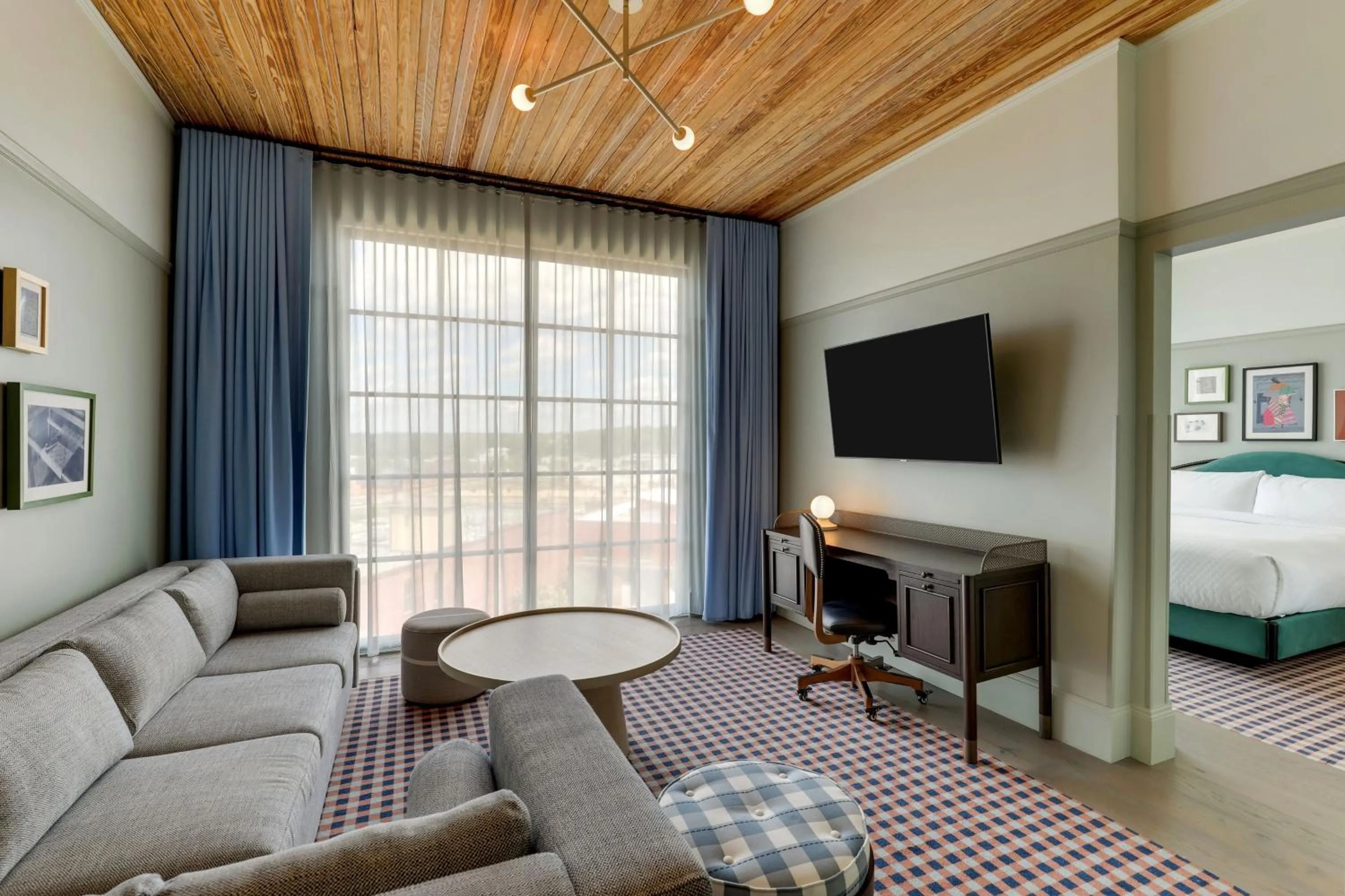 Photo of the whole room, Bed in Trilogy Hotel Montgomery, Autograph Collection