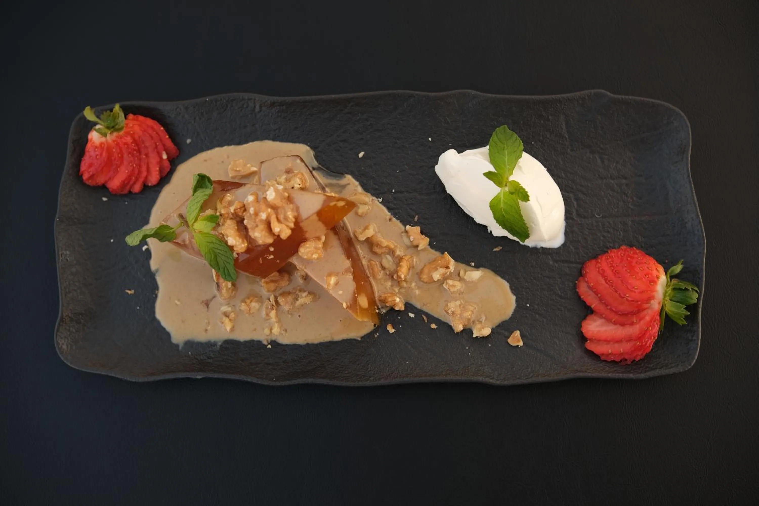 Restaurant/places to eat in Bala Cave House