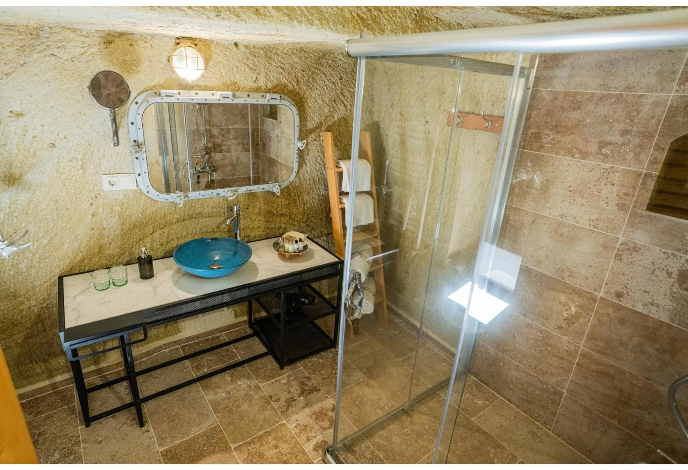 Shower in Bala Cave House