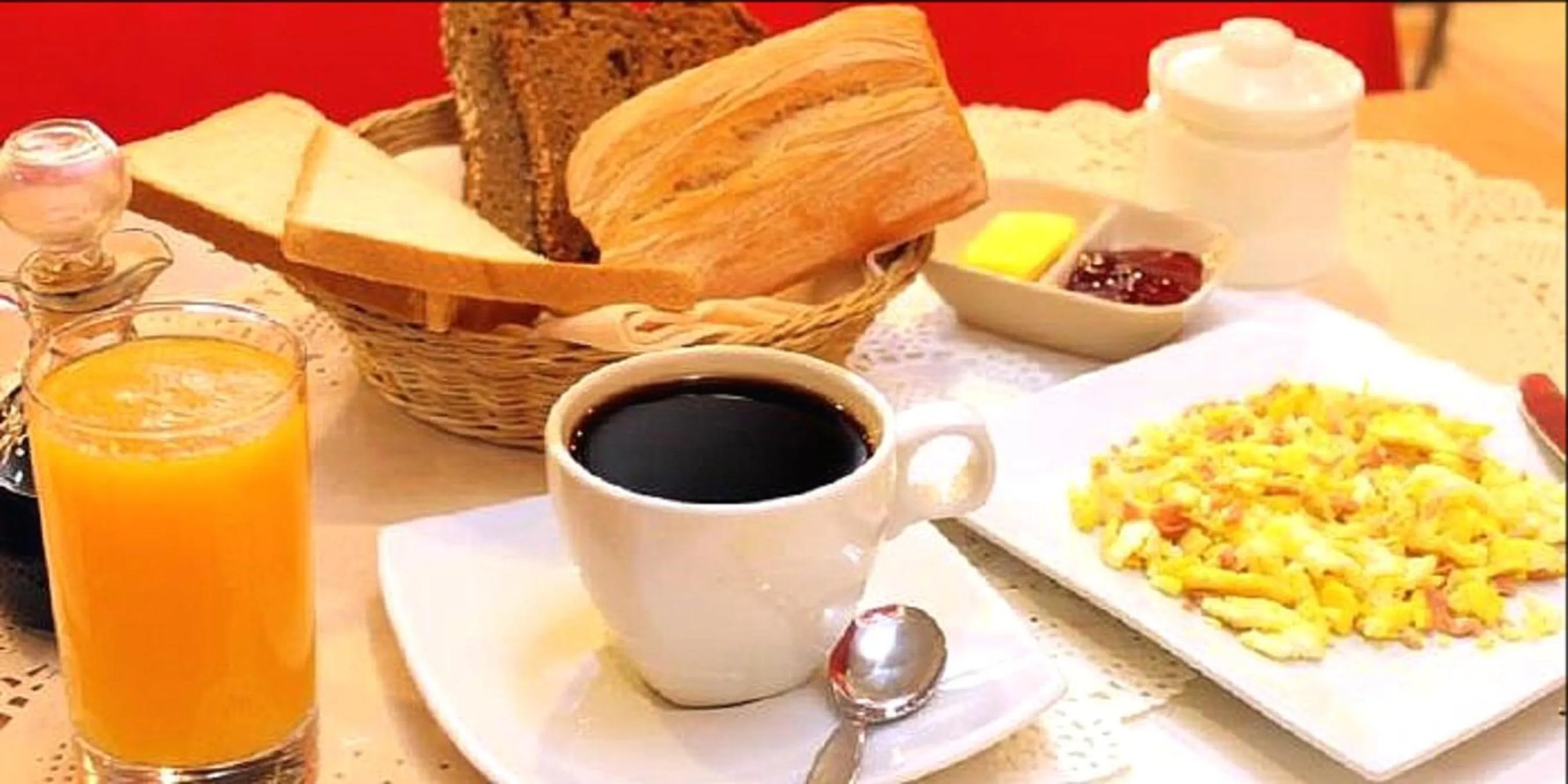 Food and drinks in Hotel Posada del Angel