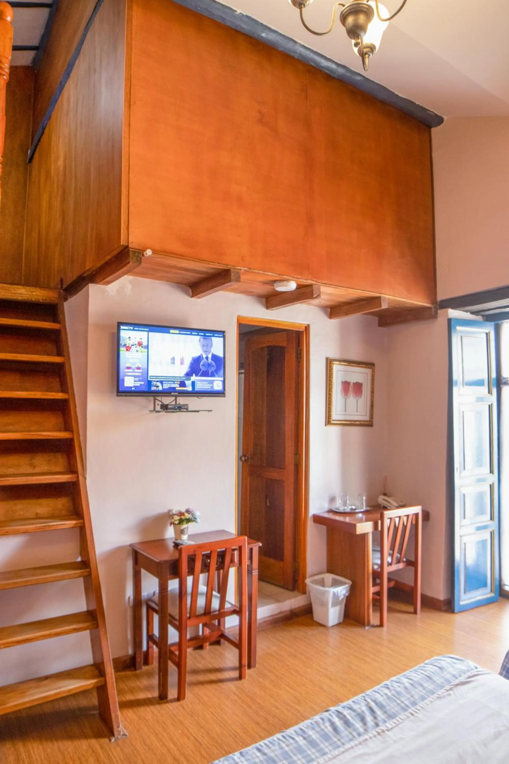 TV and multimedia in Hotel Posada del Angel