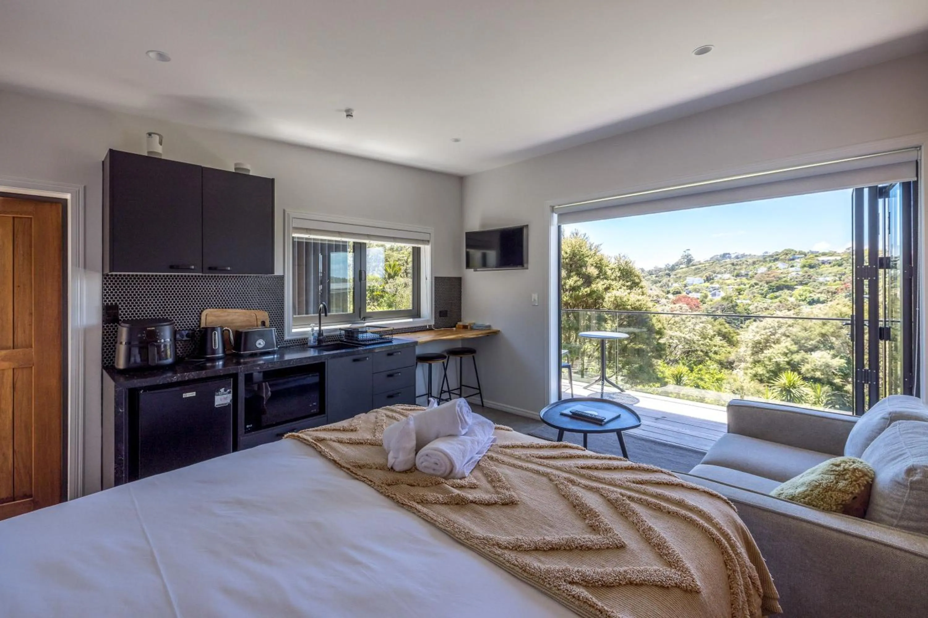 Studio with Mountain View in Hidden Valley Waiheke
