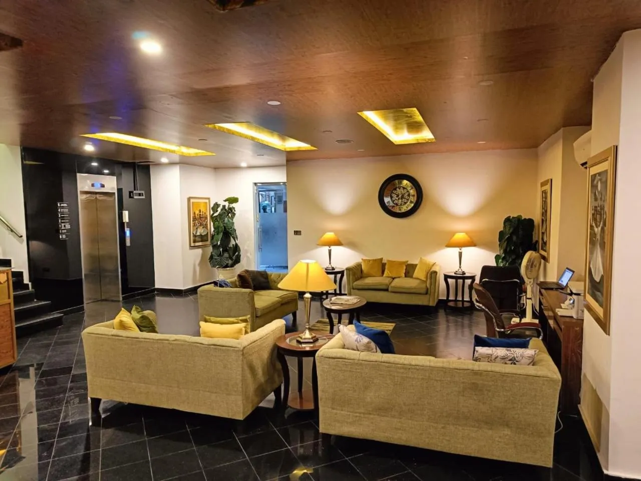 Lobby or reception in Hotel Oban