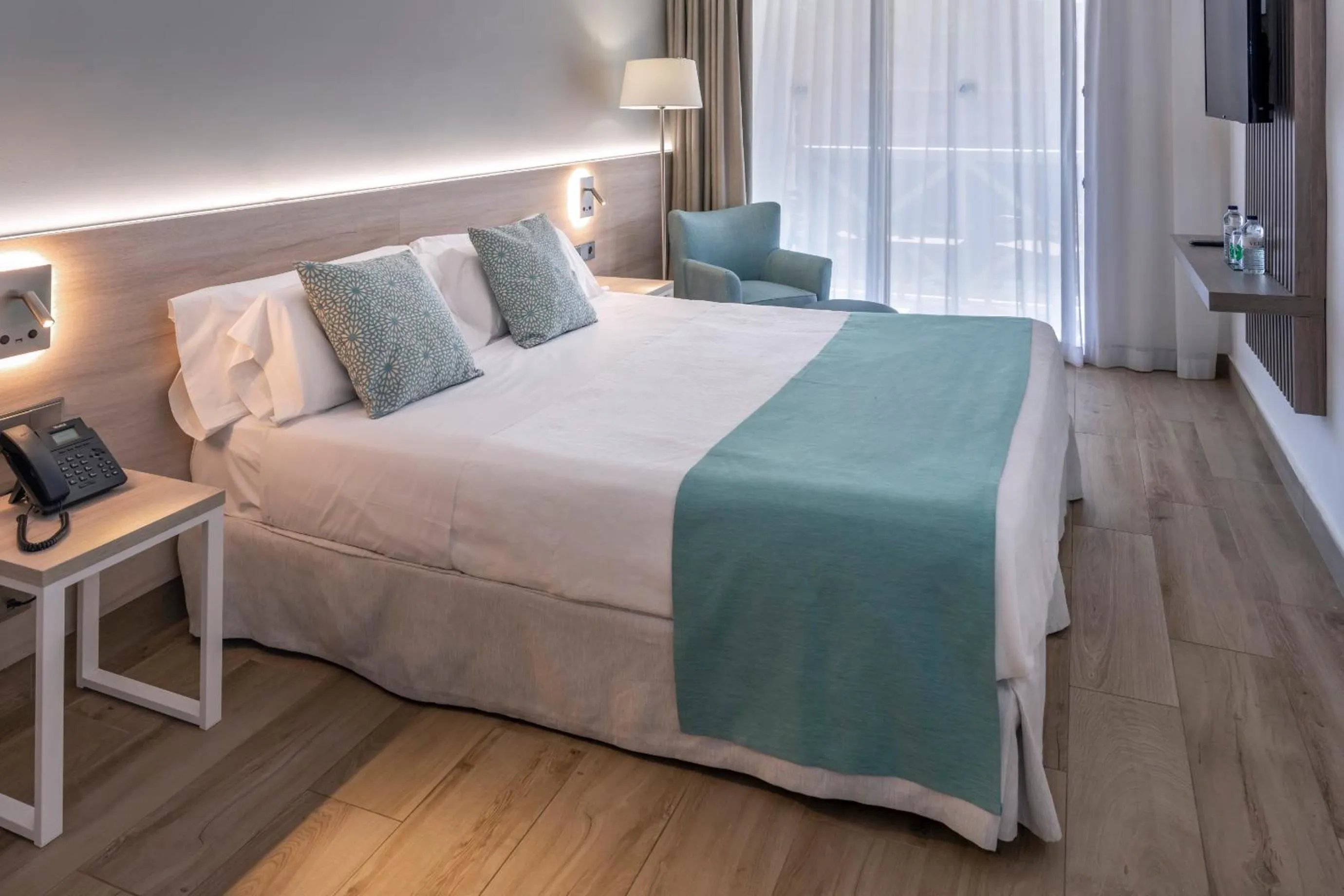 Photo of the whole room, Bed in 4R Casablanca Playa