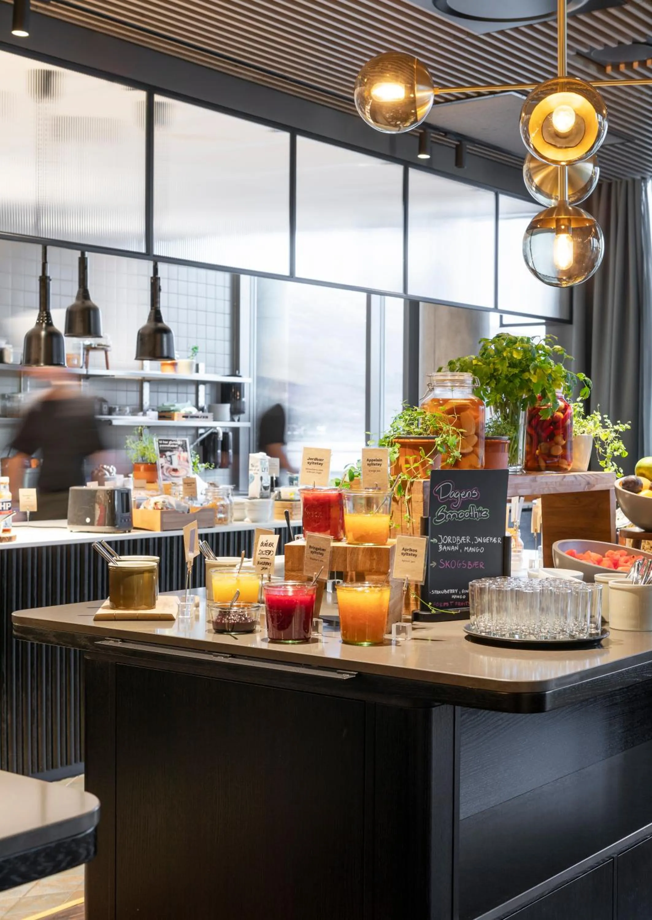 Restaurant/places to eat in Quality Hotel Richard With