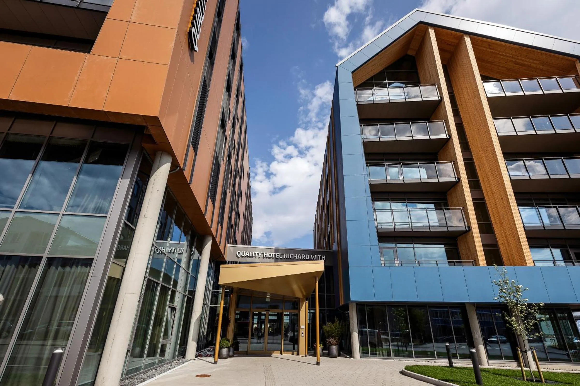 Property building in Quality Hotel Richard With