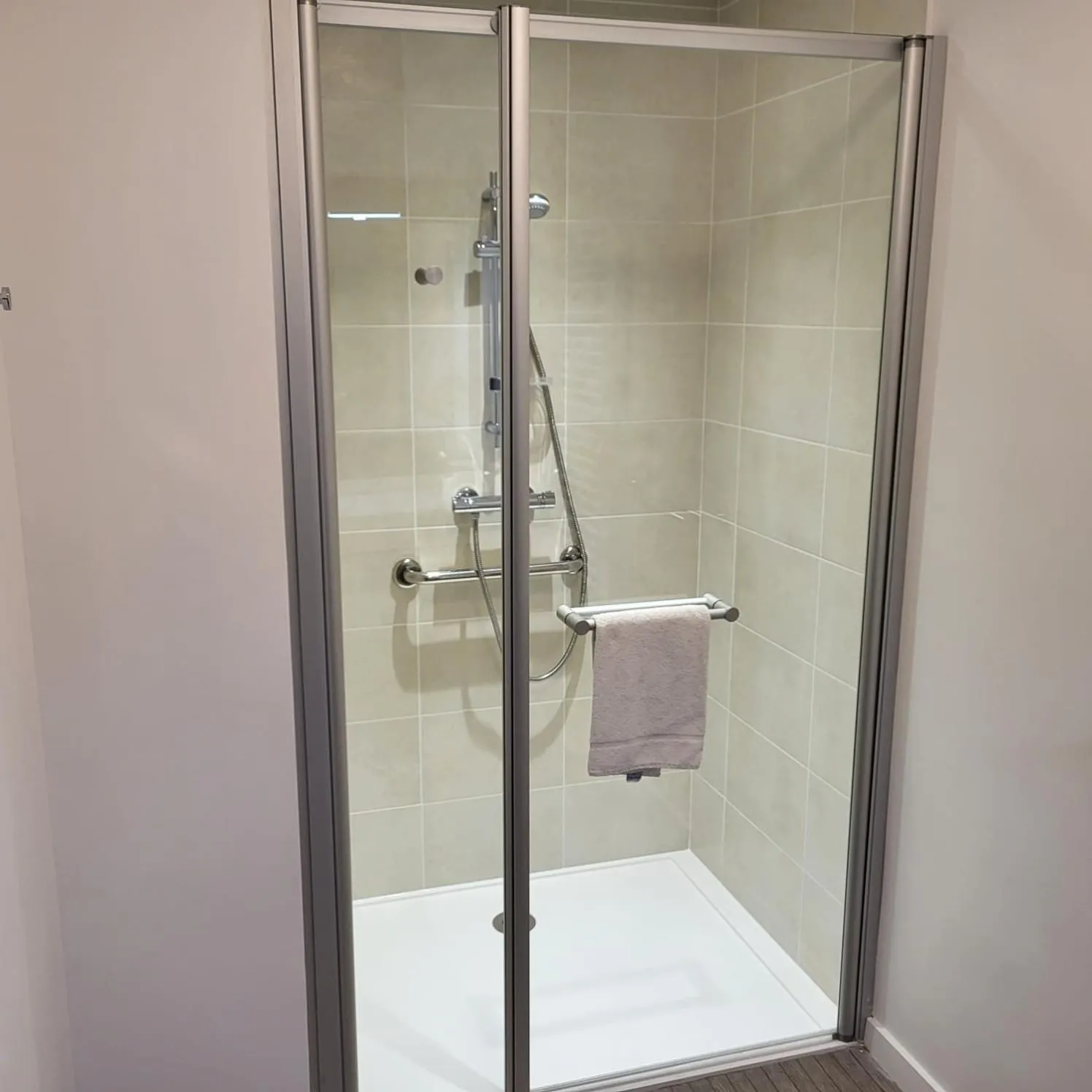 Shower, Bathroom in DOMITYS LA GALLIQUE