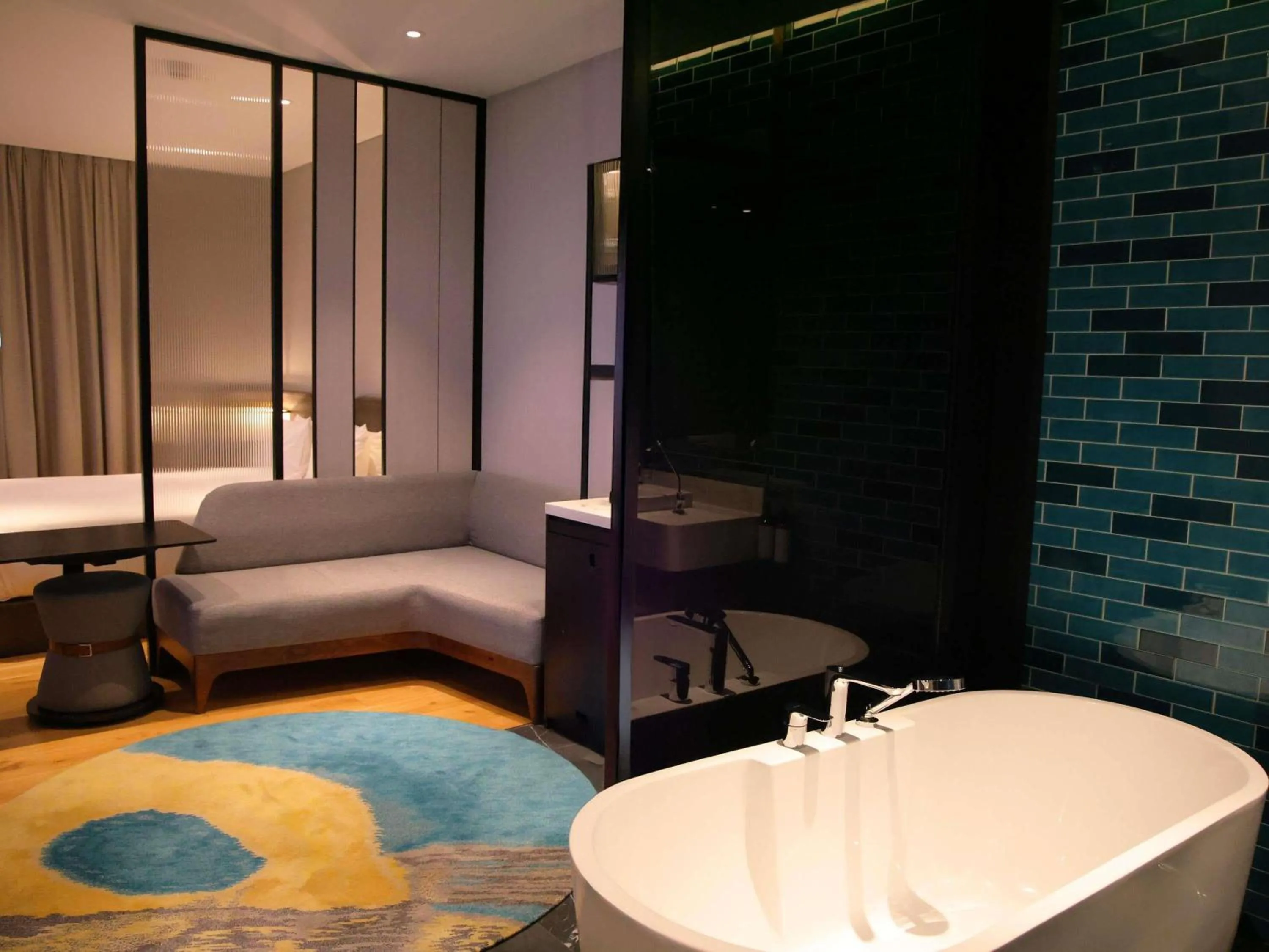 Bedroom, Bed in Mercure Miri City Centre