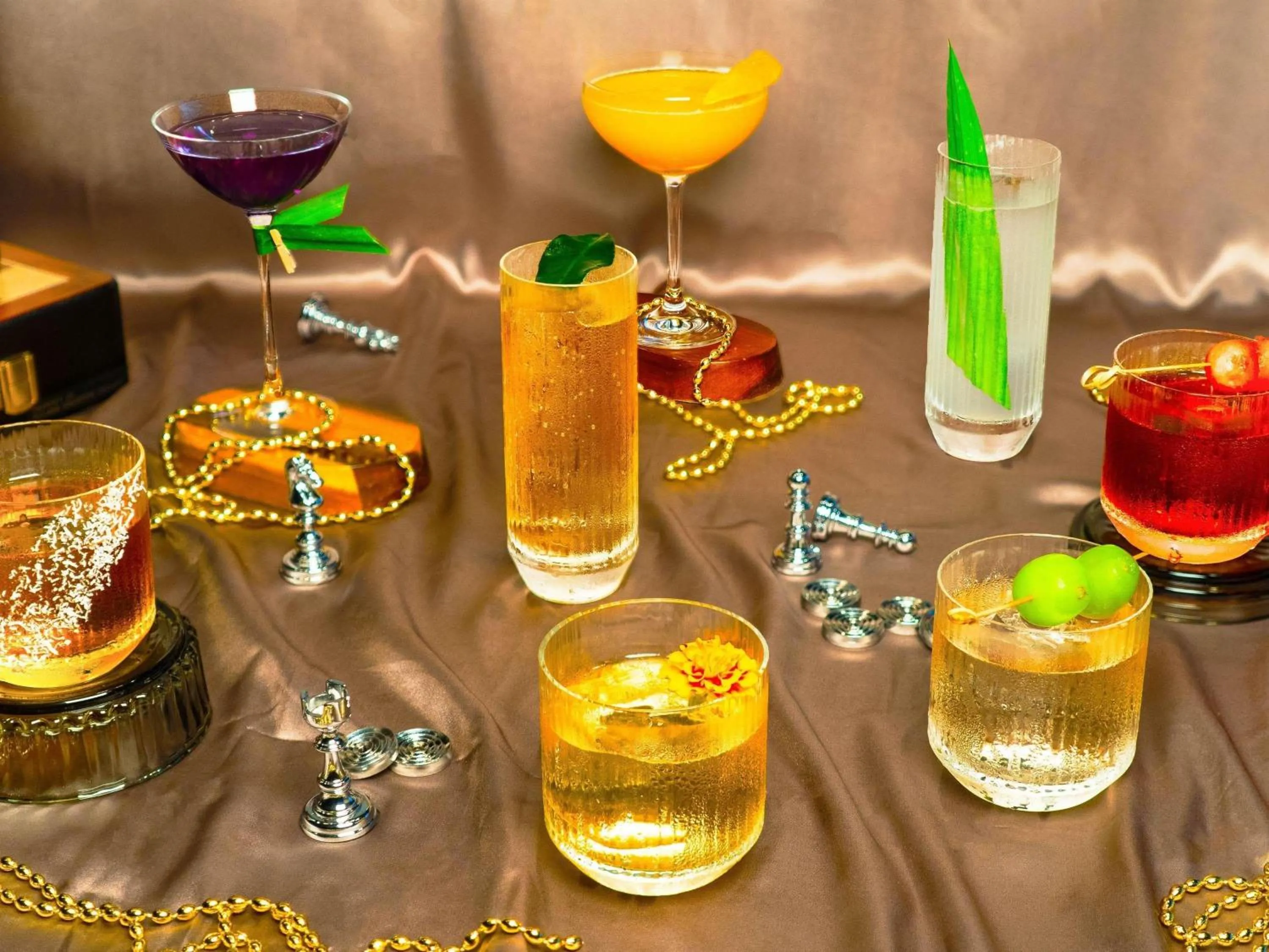 Lounge or bar in Pullman Singapore Orchard