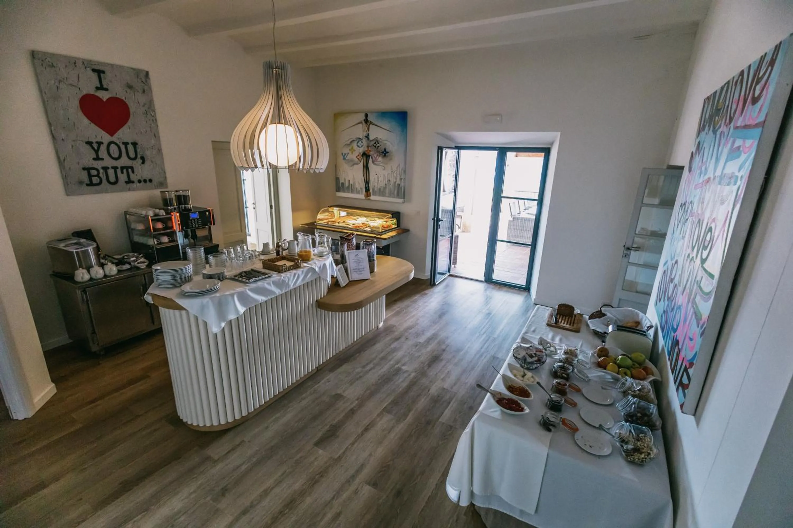 Buffet breakfast in Posada del Marqués