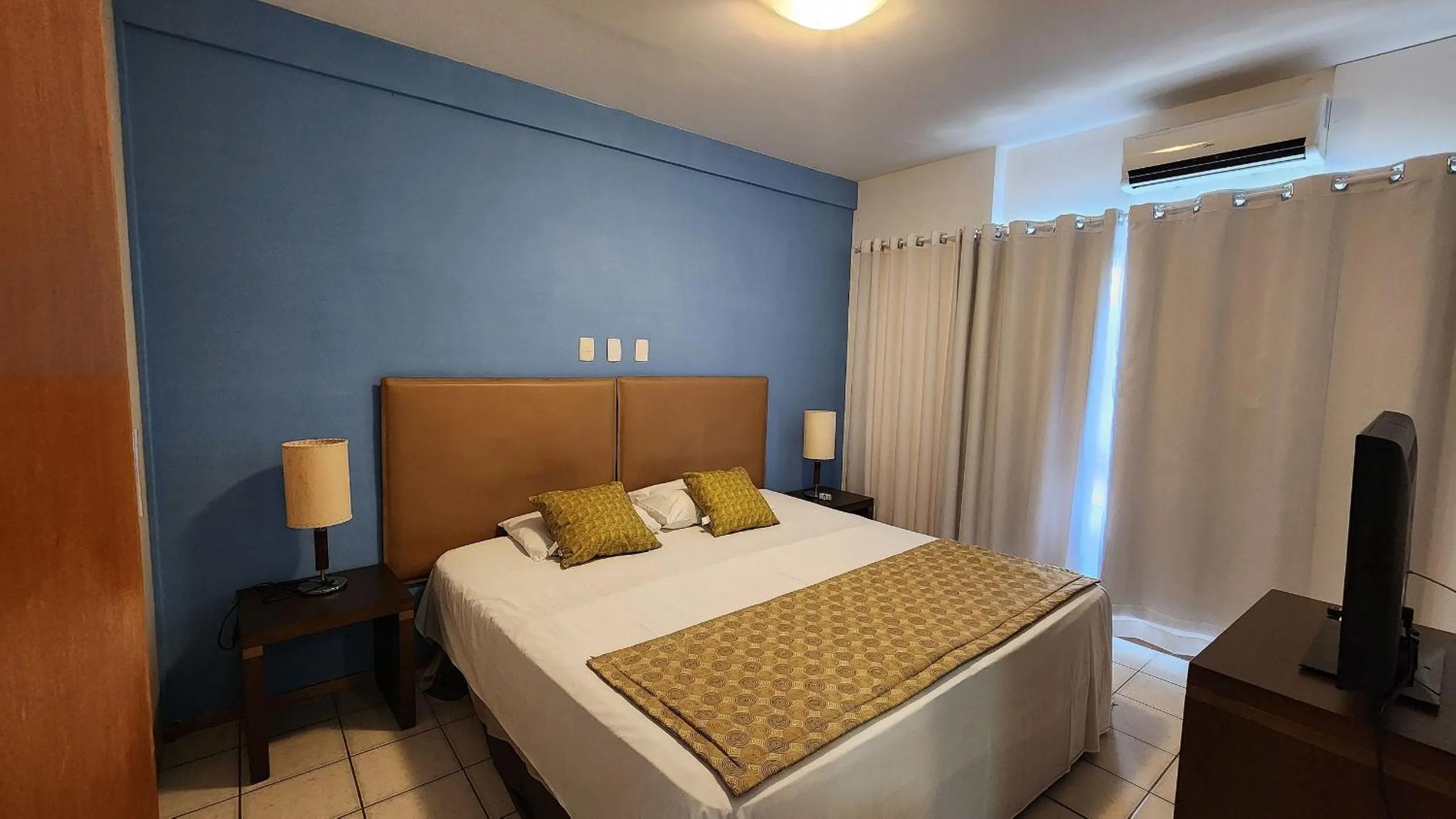 Bedroom, Bed in Flat no Condomínio Metrópolis - Ilha do Leite