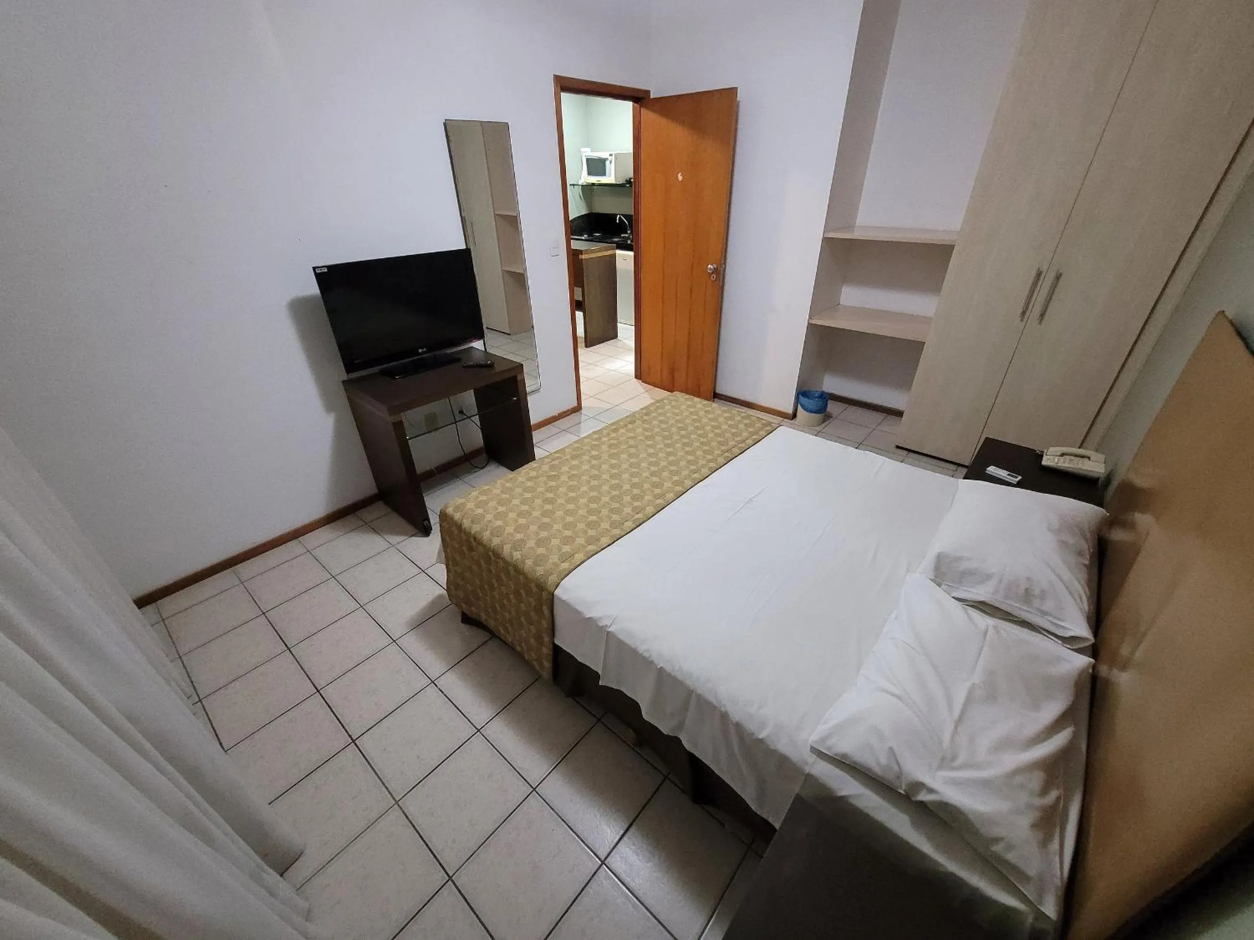 Bedroom, Bed in Flat no Condomínio Metrópolis - Ilha do Leite