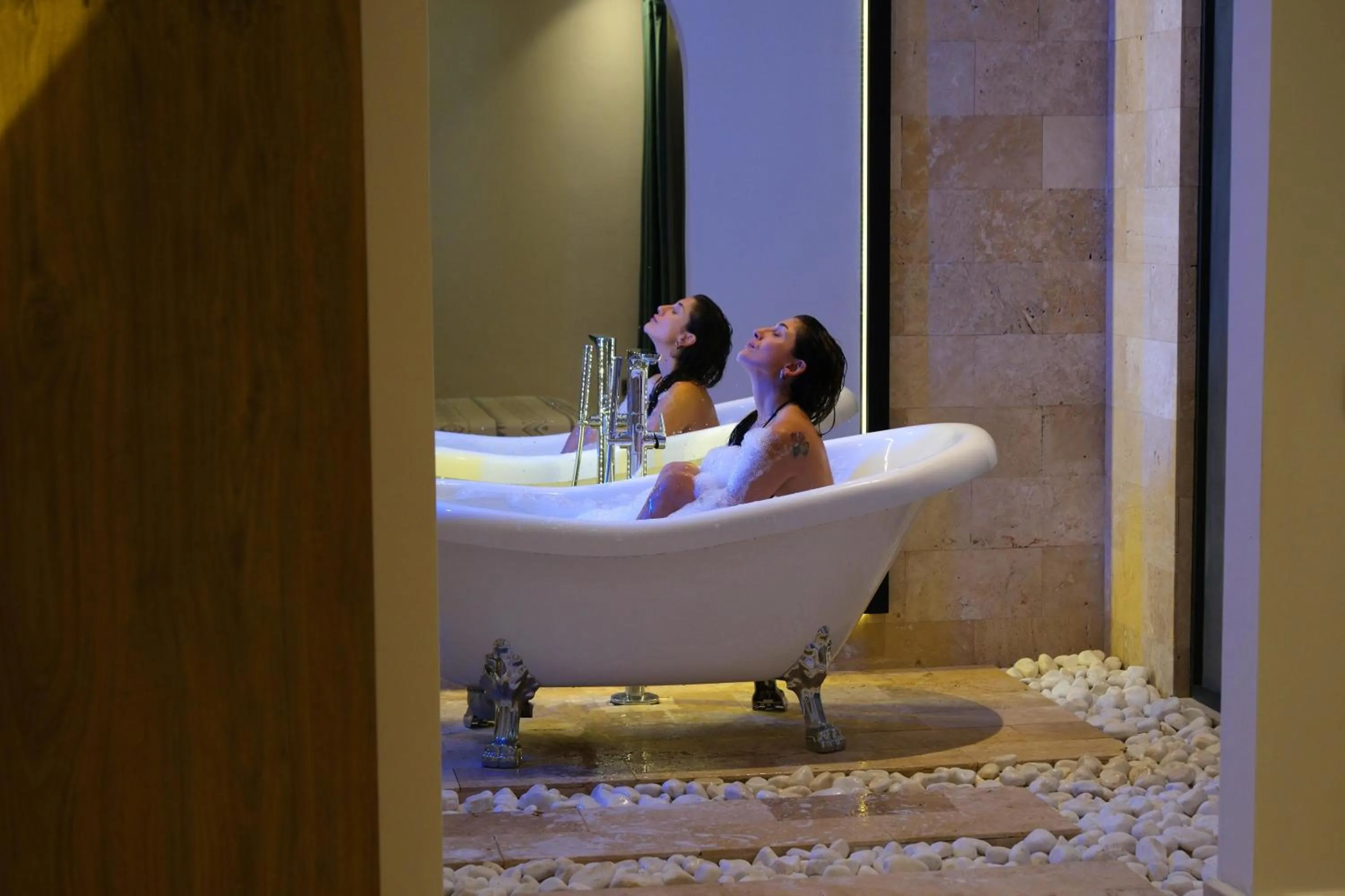 Photo of the whole room in Lures Hotel