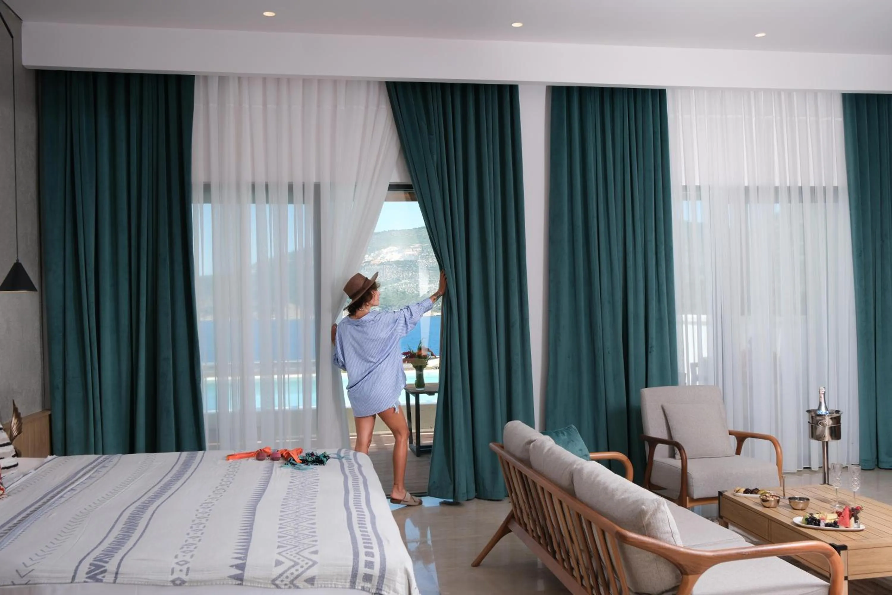 View (from property/room), Bed in Lures Hotel