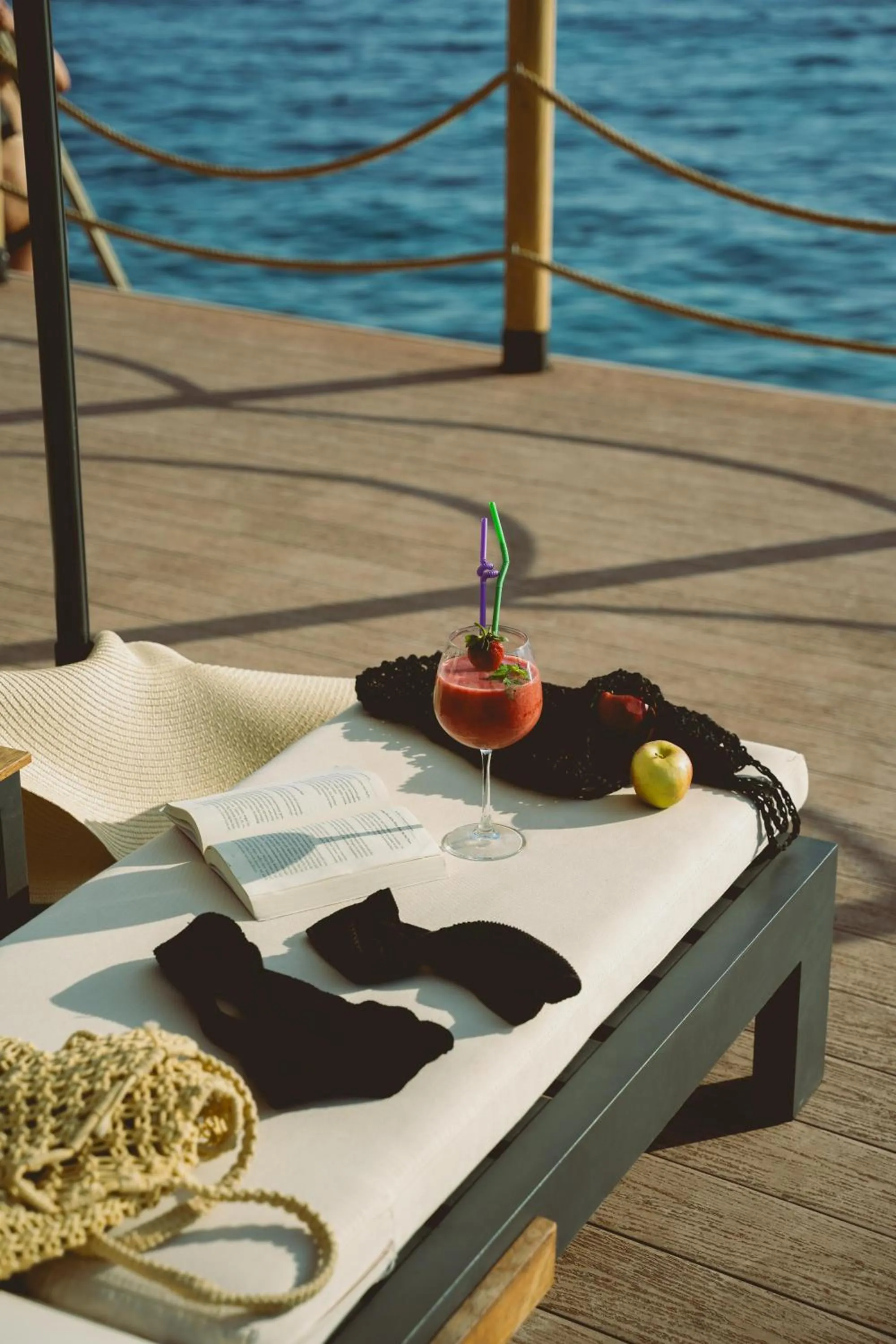 Lounge or bar in Lures Hotel