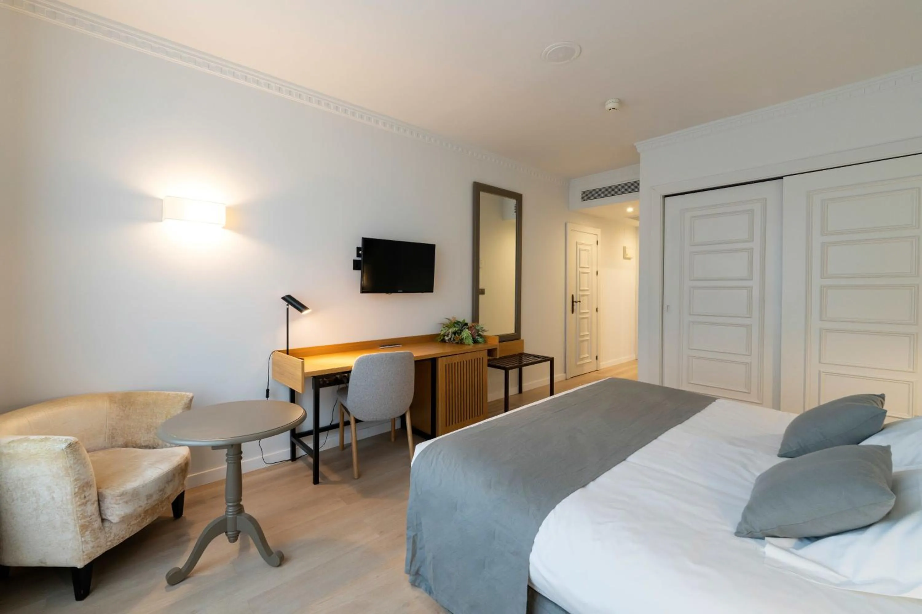 Bedroom, Bed in Hotel Antequera Hills