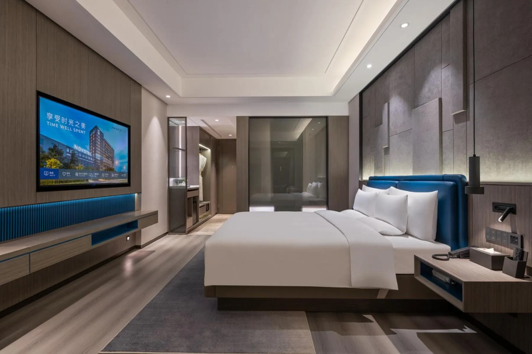 Photo of the whole room in Novotel Kunshan Yangcheng Lake