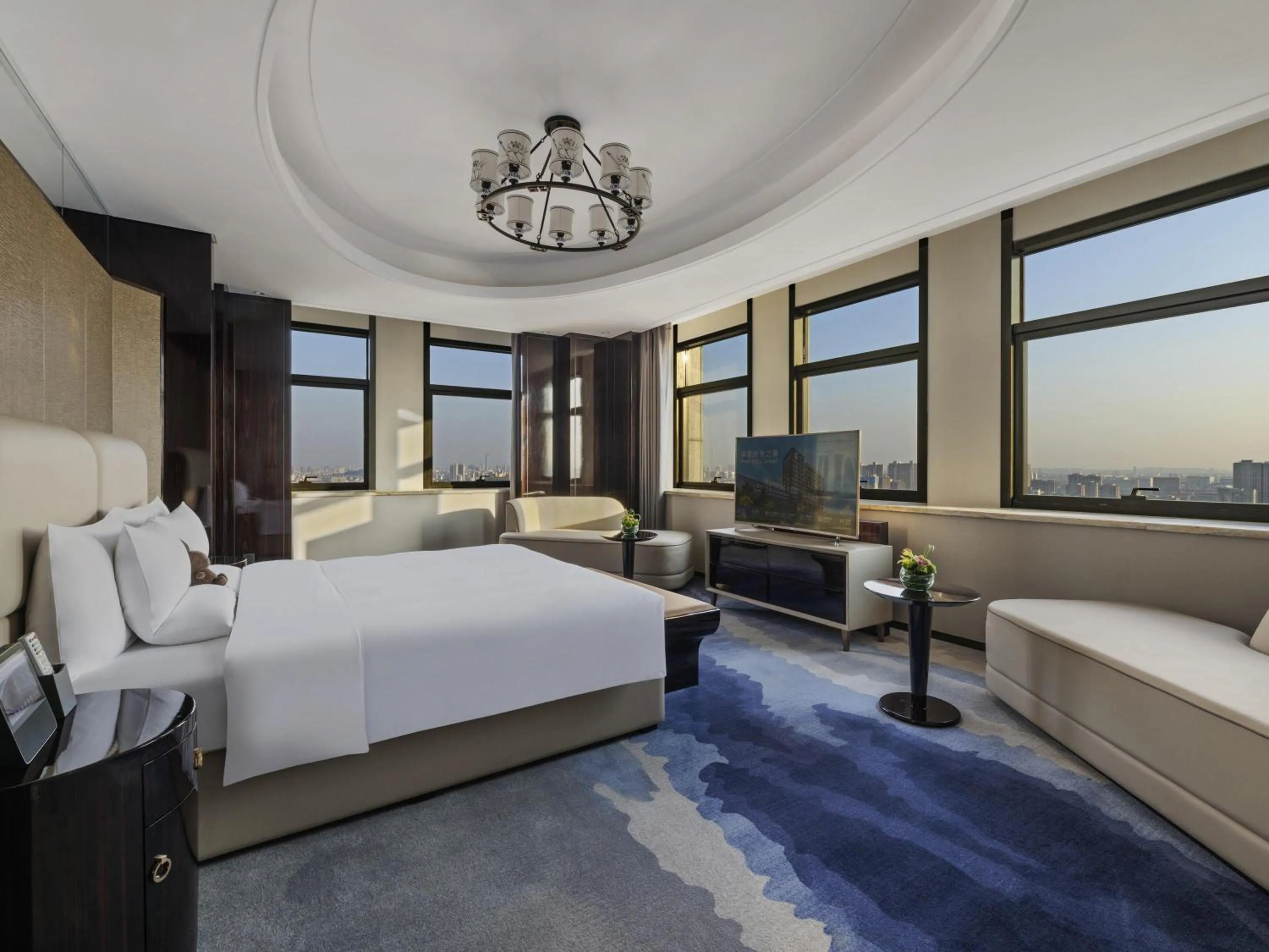 Photo of the whole room in Novotel Kunshan Yangcheng Lake