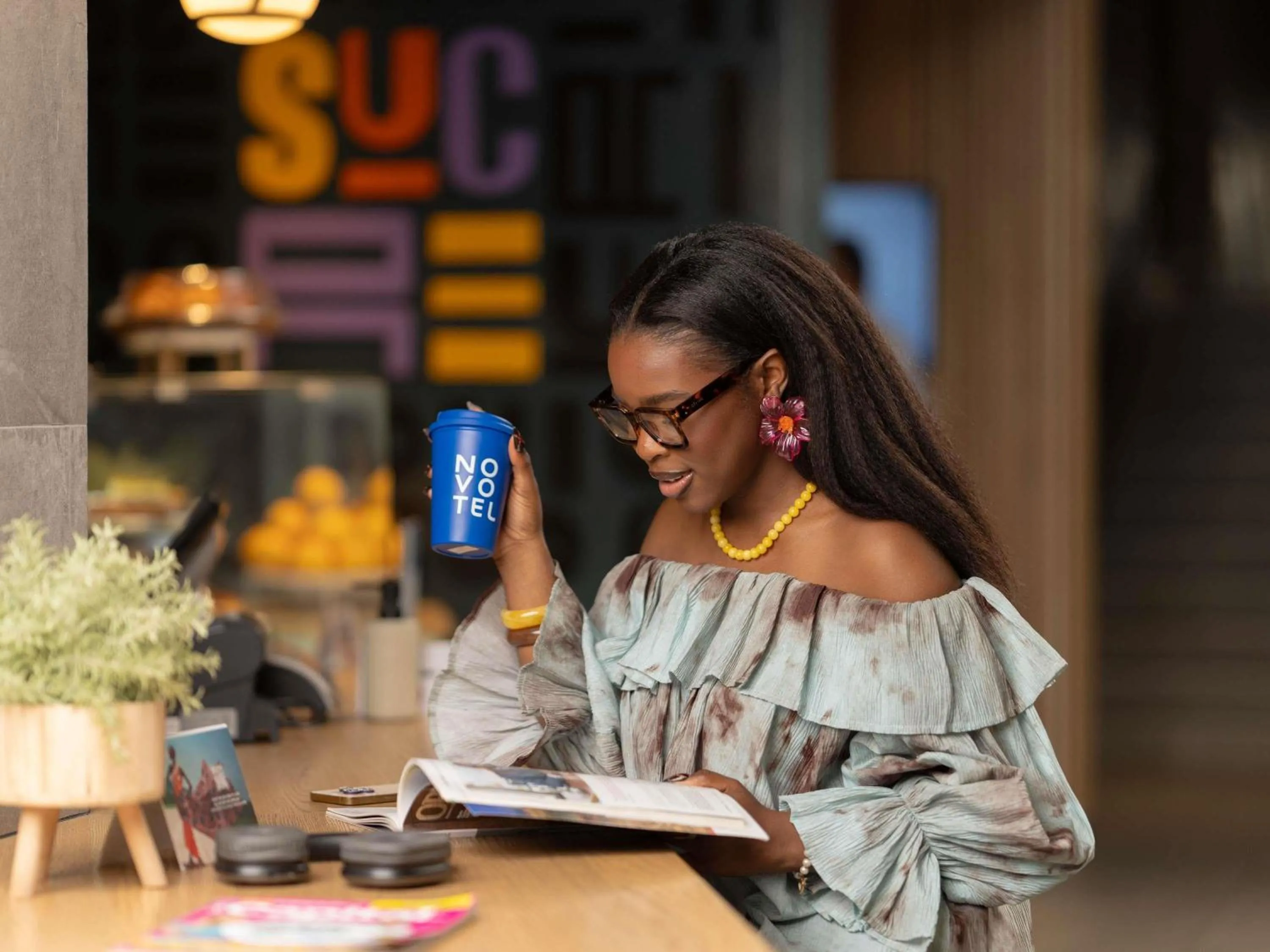 Lounge or bar in Novotel Kinshasa La Gombe