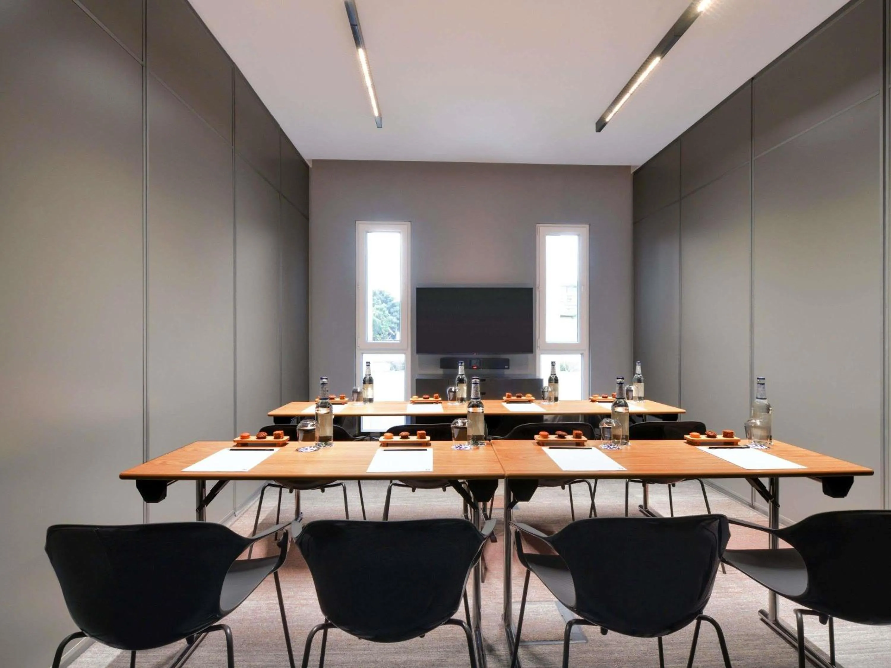 Meeting/conference room in Novotel Kinshasa La Gombe