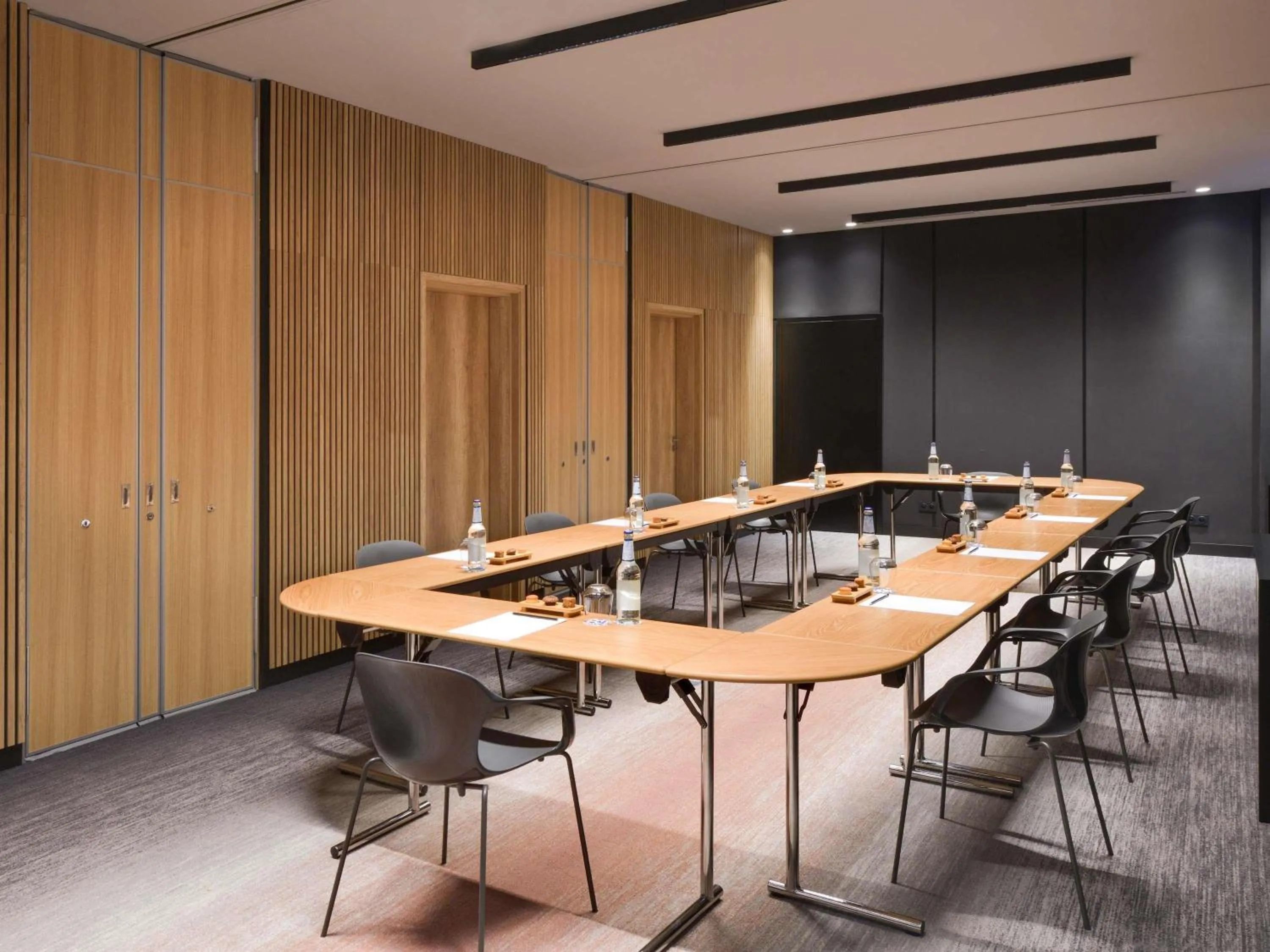 Meeting/conference room in Novotel Kinshasa La Gombe