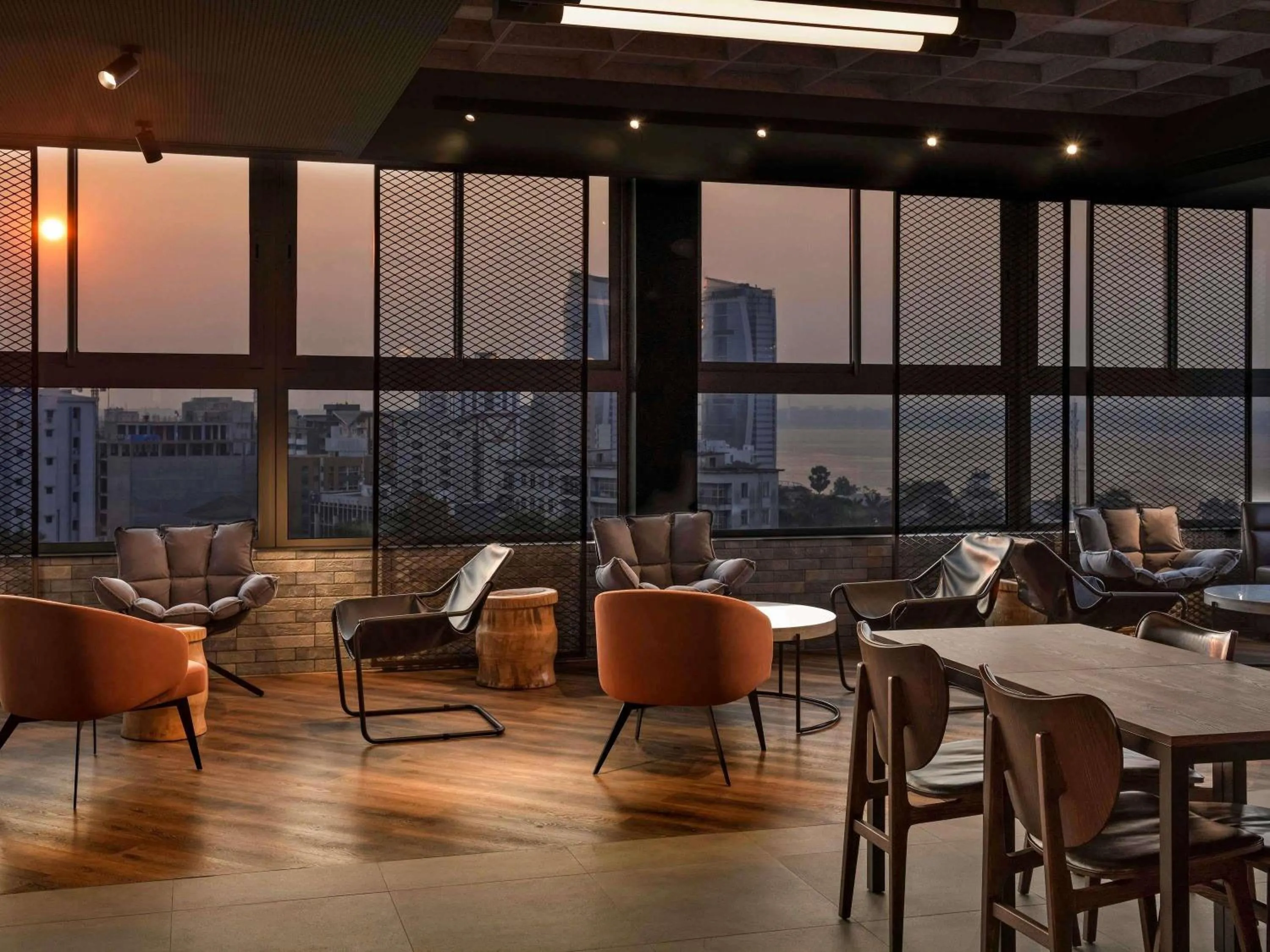 Lounge or bar in Novotel Kinshasa La Gombe