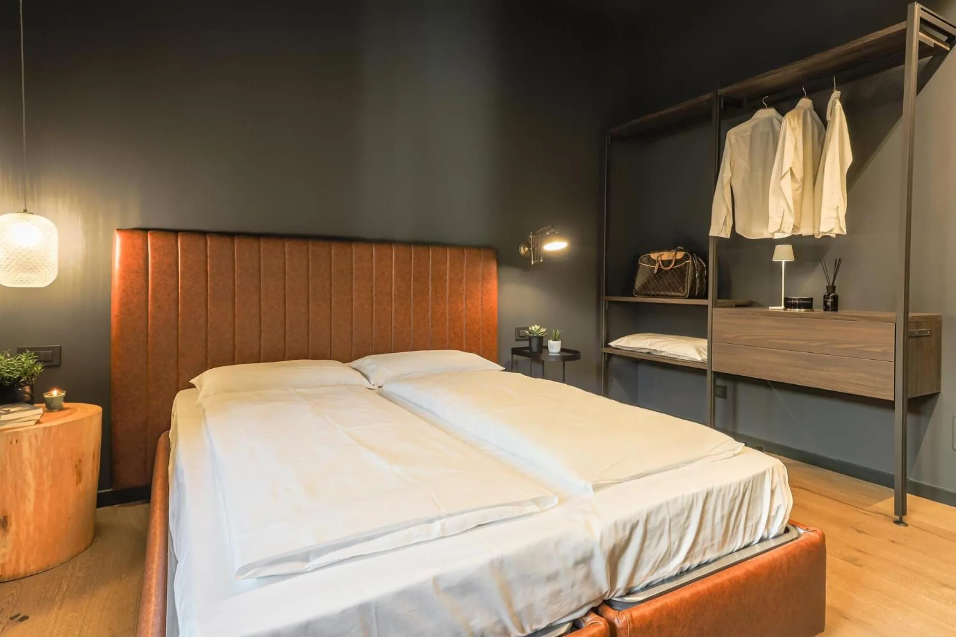 Bedroom, Bed in AR Prestige Penthouse - TriBeCa Loft