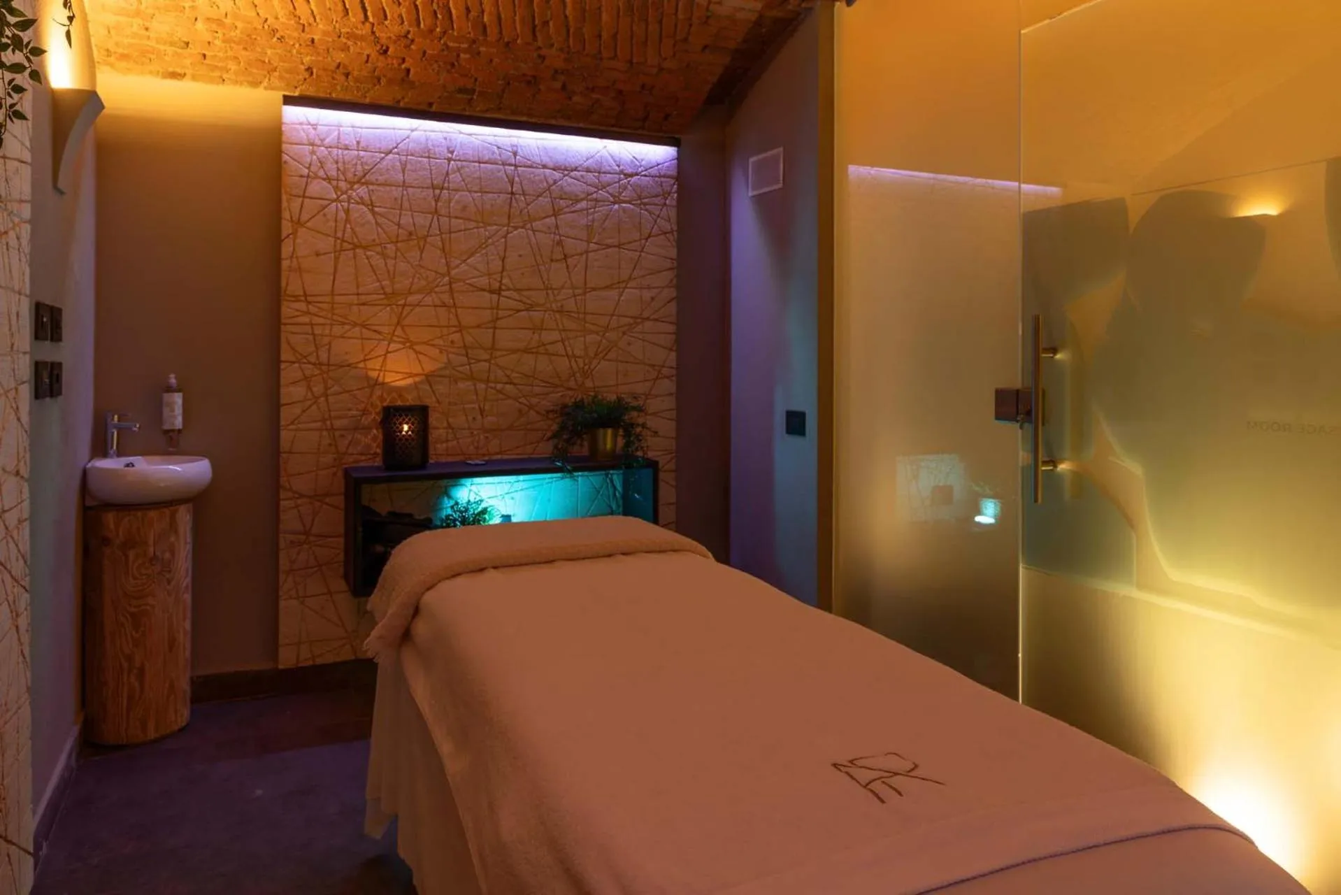 Massage in AR Prestige Penthouse - TriBeCa Loft