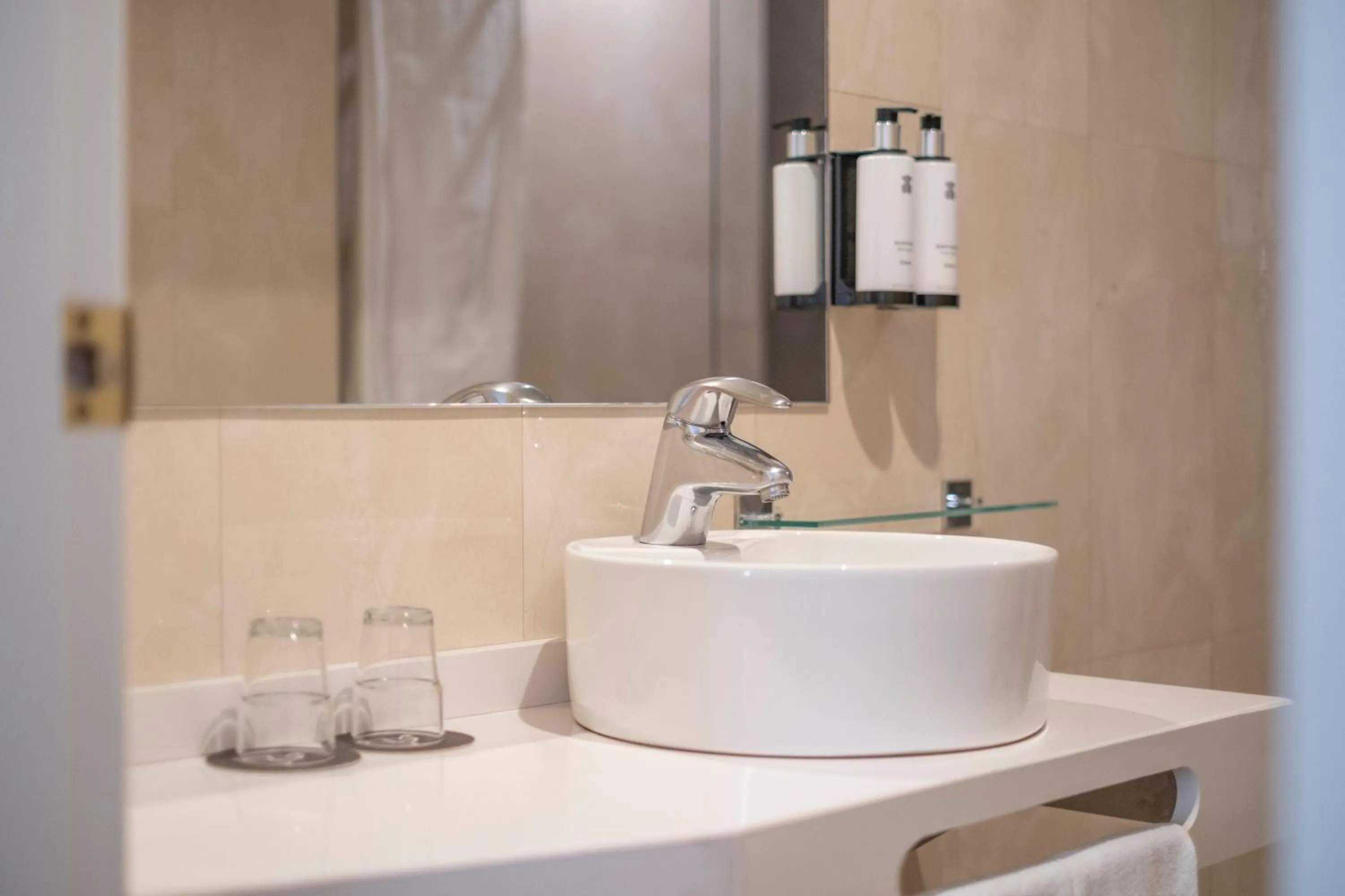 Toilet in Hotel Cetina Murcia